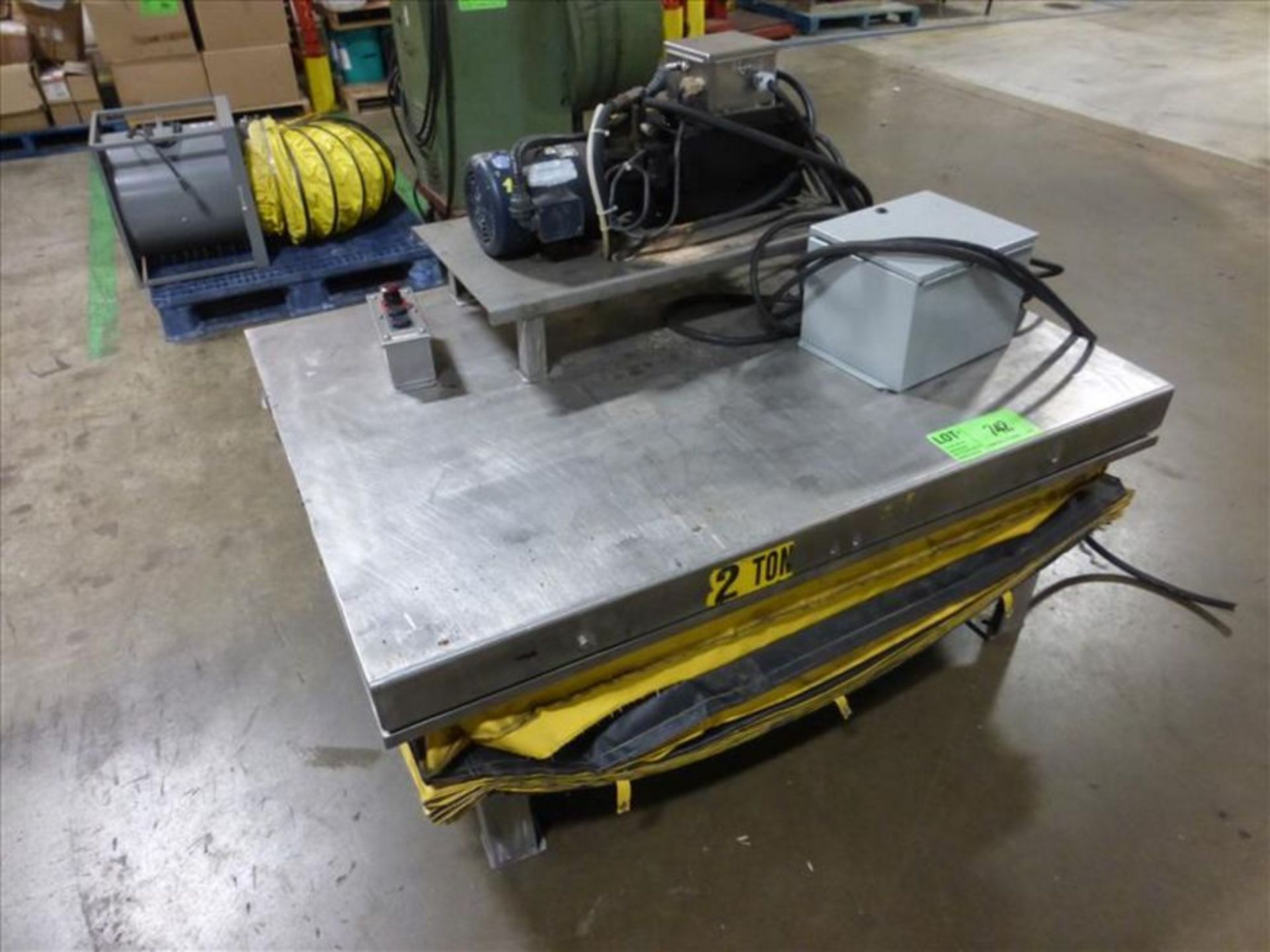 Hydraulic Pallet Lift, 42 in x 56 in, 2 ton cap [2nd Flr Cage Area] - Image 2 of 2