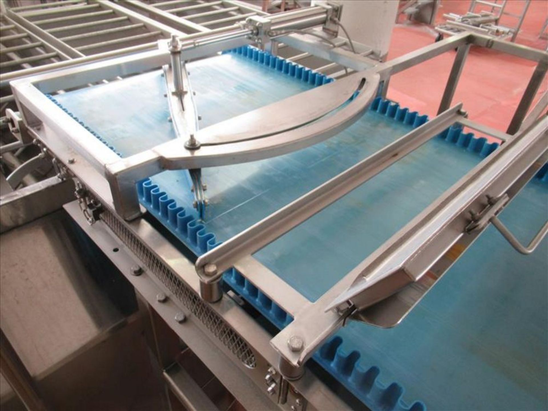 Rubber belt conveyor with magnet approx 30 in w x 120 in l inspection belt conveyor with PVC - Image 2 of 3