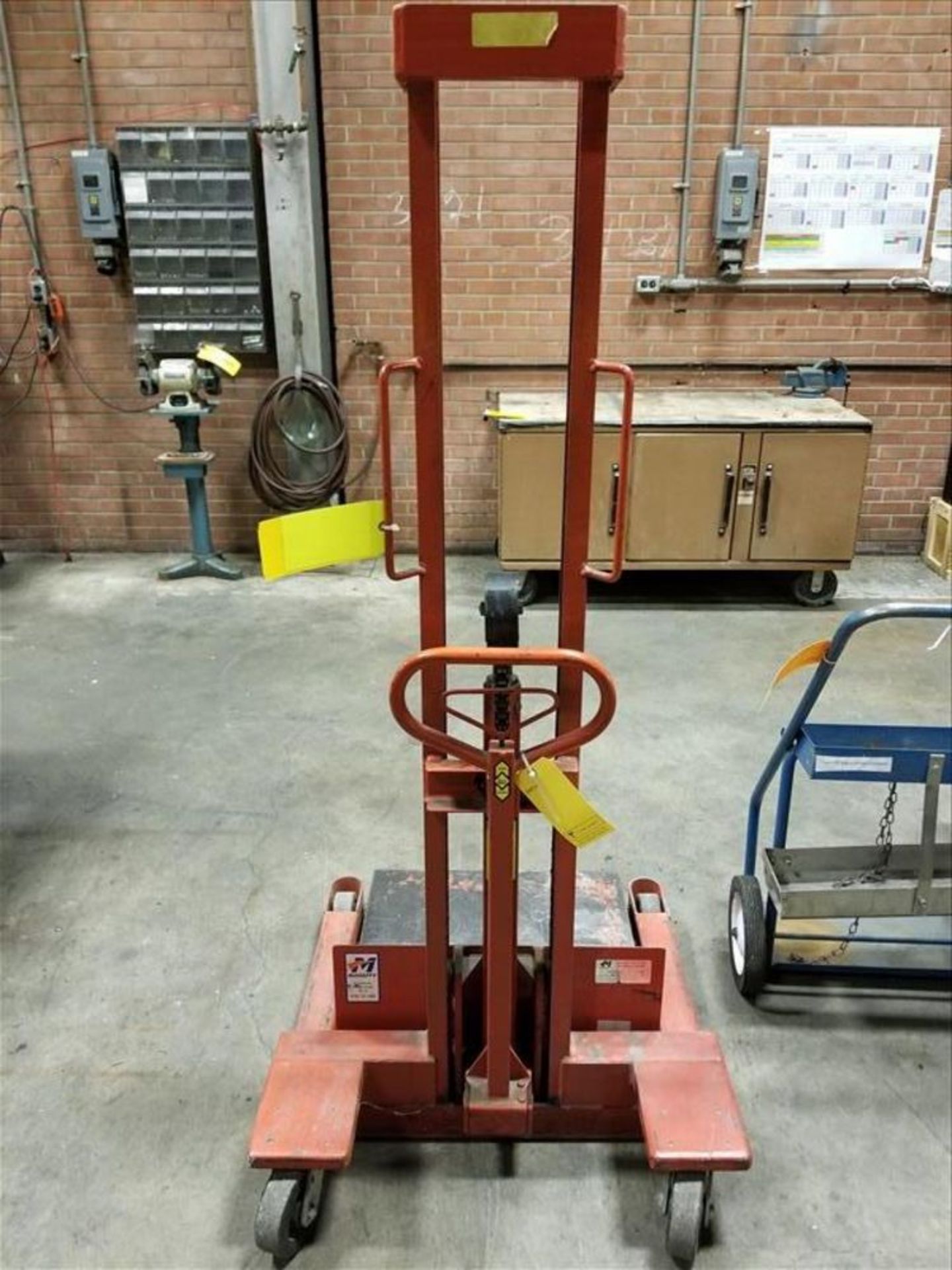 Mahaffy hydraulic lift mod. no. SLH242470 ser. no. 1196, 1, 000 lb. cap. (mobile) - Image 3 of 4