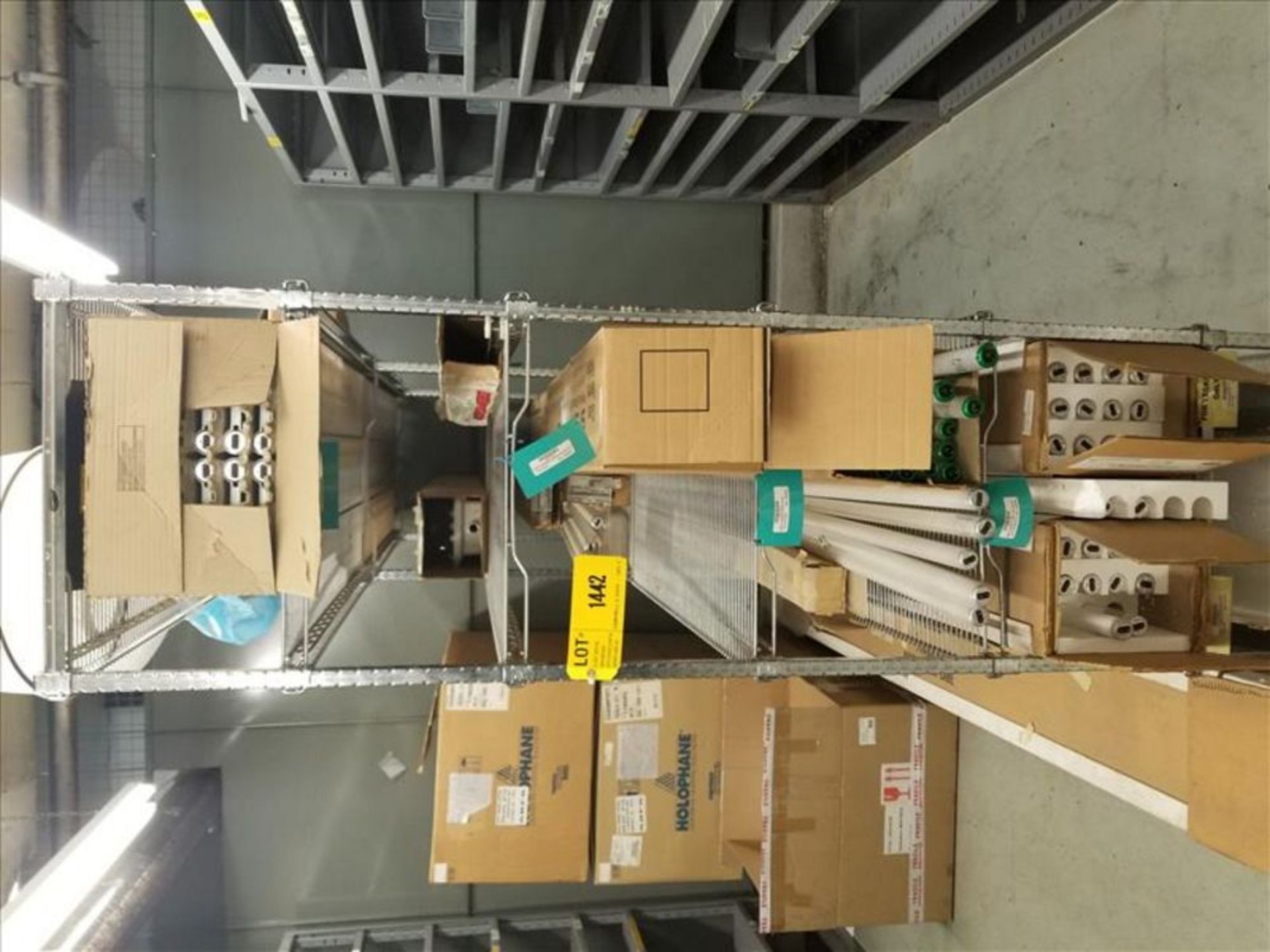 (5) Section and (2) metro Rack w/Light Bulbs, Fixtures, Fluorescent Bulbs, Rack Included (Content - Image 11 of 13