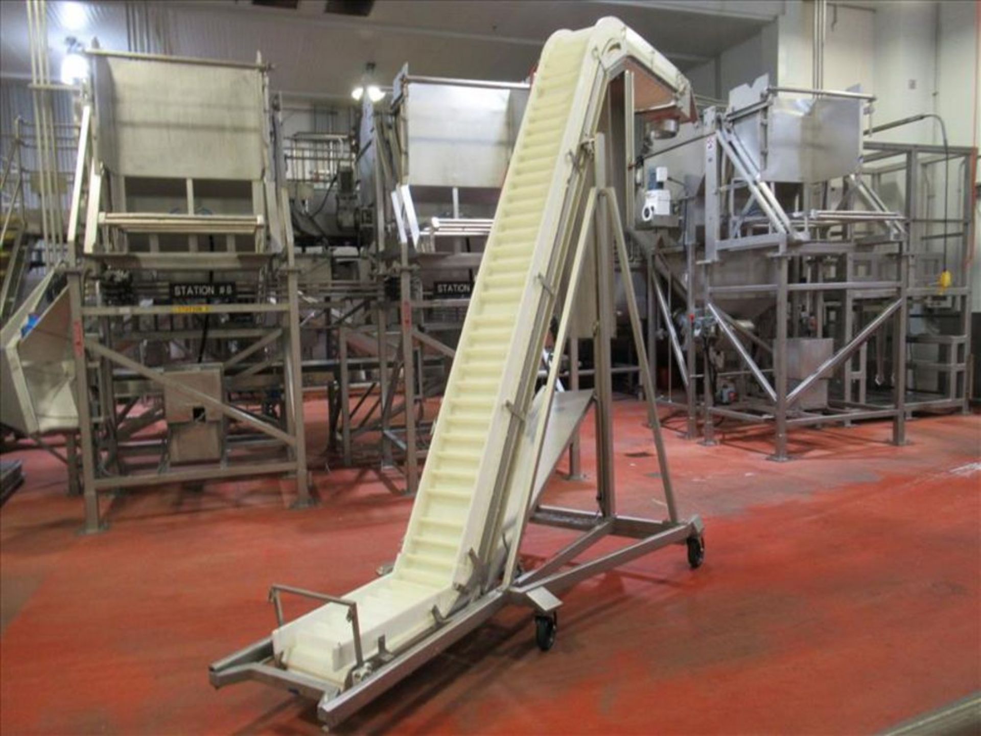 Mobile cleated elevating belt conveyor Z-type - approx 20 ft. total length (32 in. bottom x 12 ft.