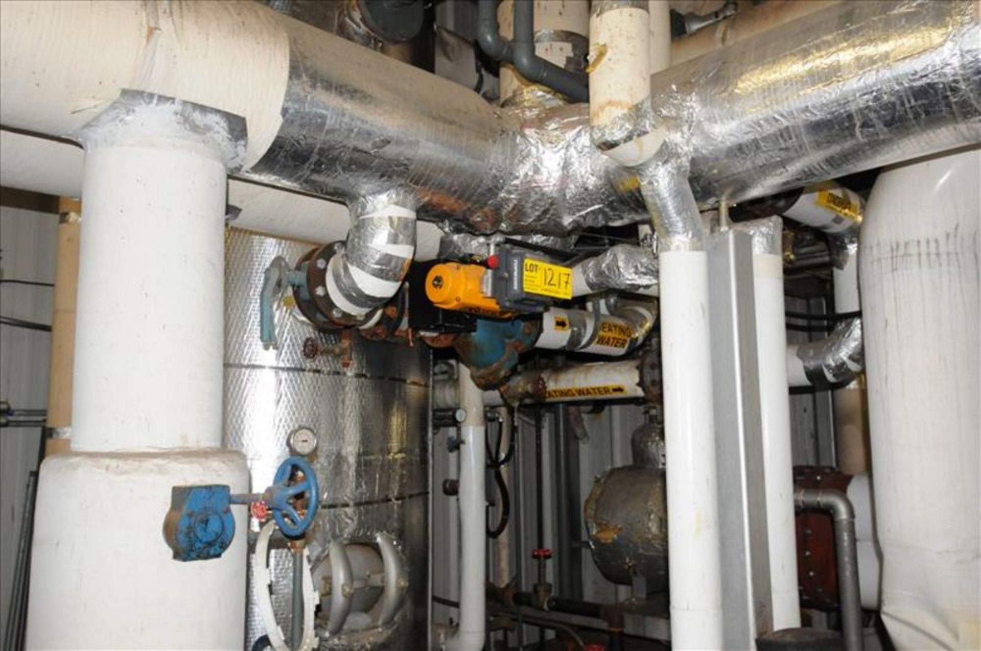 lot/ piping, valves and instrumentation [Small Chiller Room]