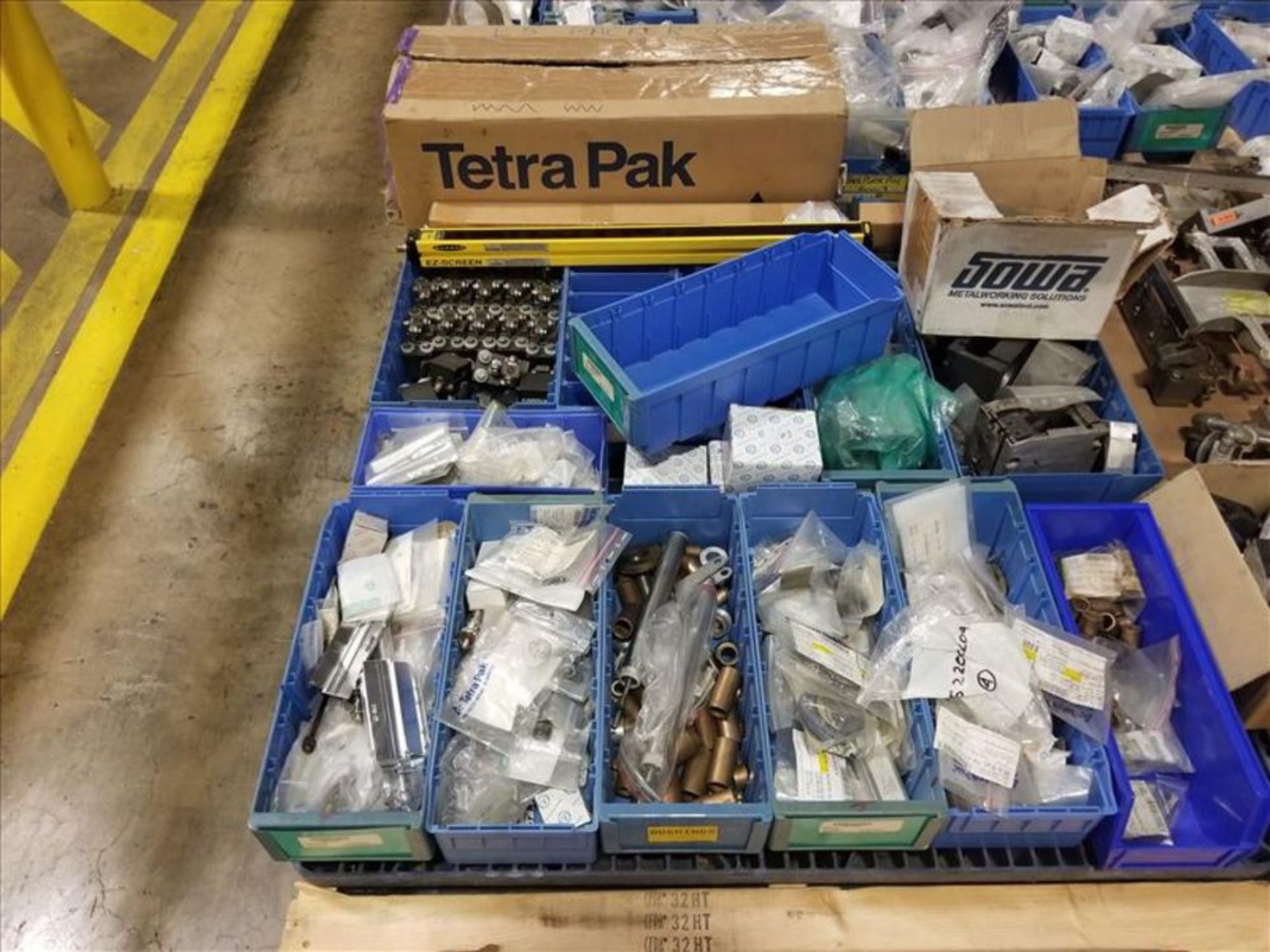 Lot Tetra Pak Assortment Change Parts, Shafts, Electrical Belts, Motor, Cylinders, Pump, (11) - Image 5 of 13