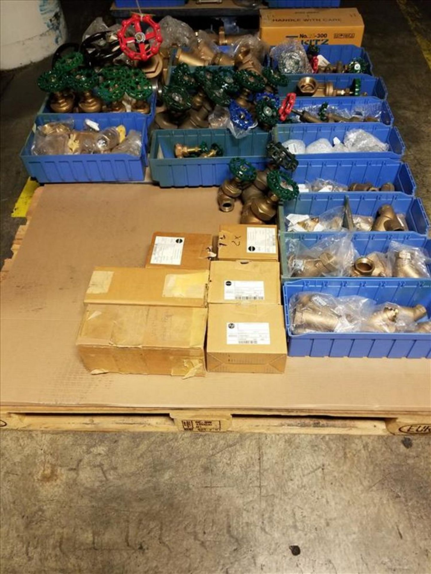 Lot of Bronze and Copper Gate Valves and Cheek Valves, Varying Sizes [Across from 1st Flr Cage - Image 4 of 4