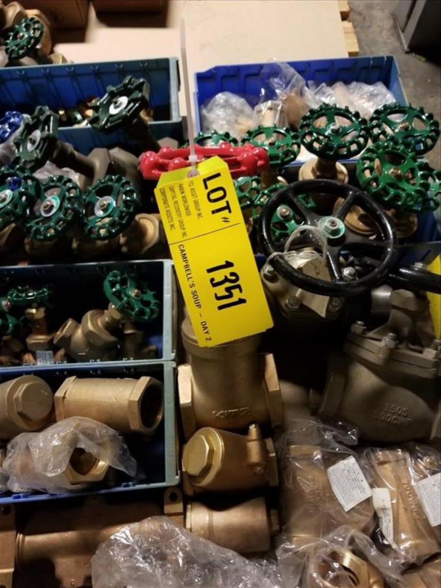 Lot of Bronze and Copper Gate Valves and Cheek Valves, Varying Sizes [Across from 1st Flr Cage - Image 3 of 4