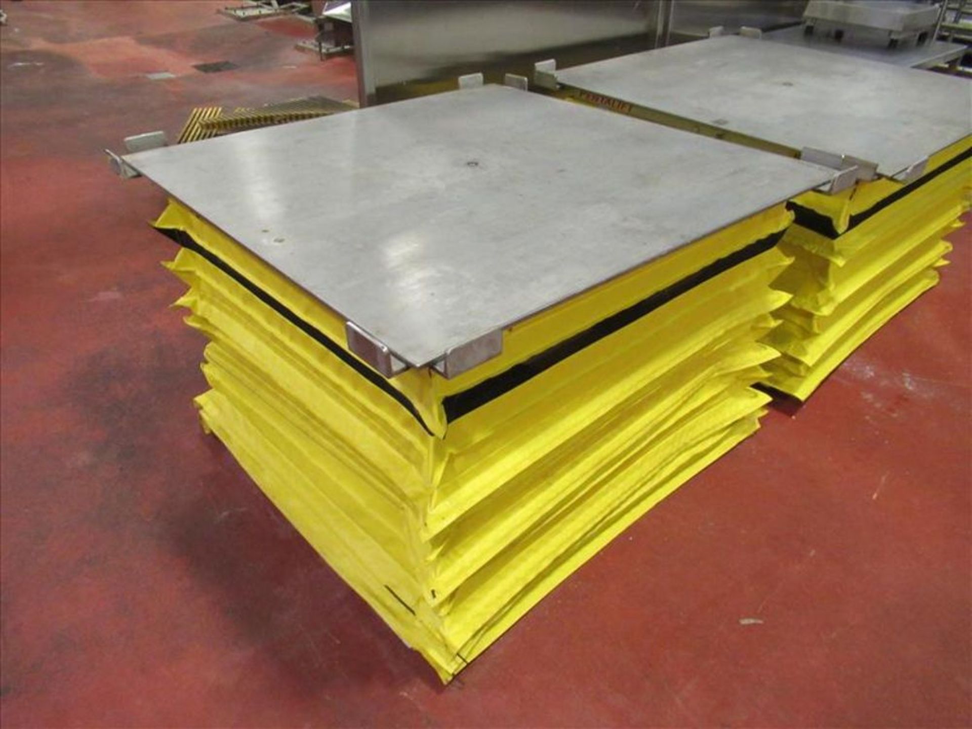 Pentalift Scissor pallet lift table hydraulic, self leveling 48 in. x48 in. [Cooking and Blending