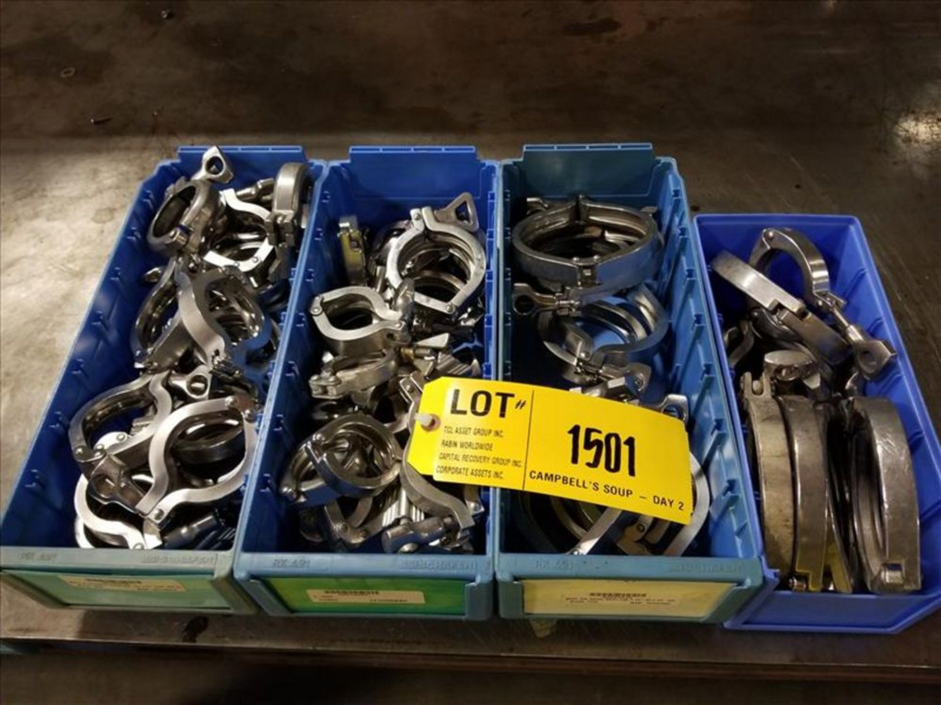 (57) assorted stainless clamps - approx (25) 2 1/2 in. (16) 2 in. (6) 3 1/2 in. (7) 1 in. (2) 4 1/ - Image 3 of 3