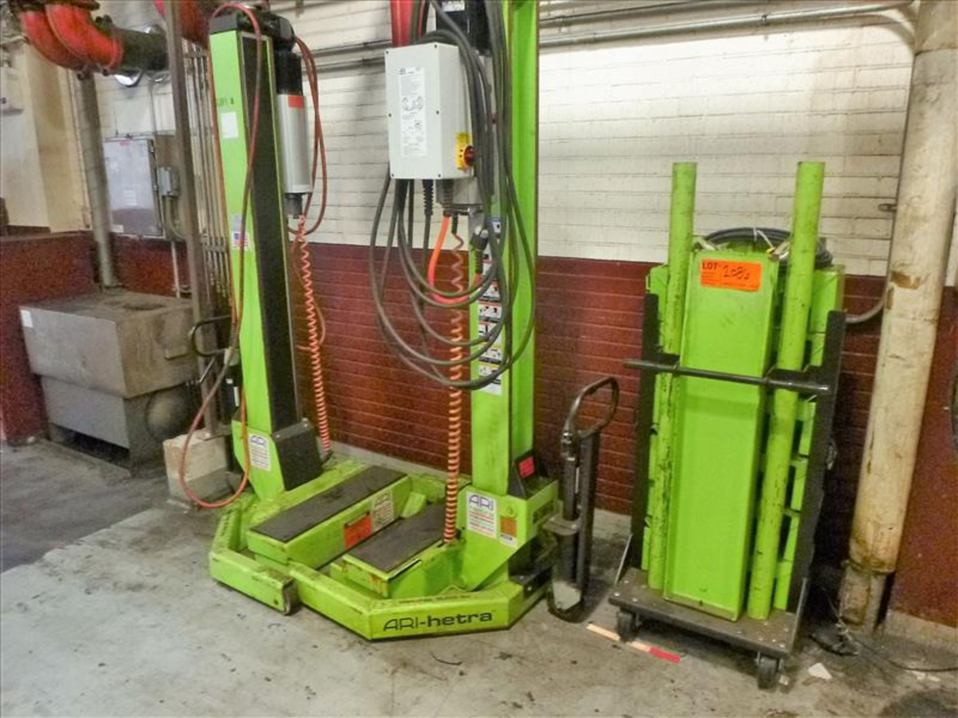 Ari-Hetra fork lift lifting system w/ (2) HDML lifting columns, mod. 8AE, 15000 lbs. cap. ea. c/w