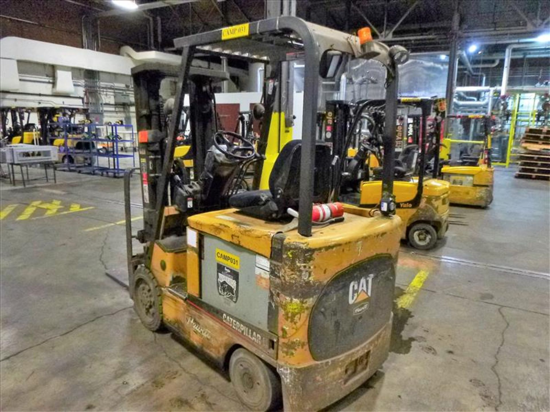 Caterpillar fork lift truck, mod. EC25K, ser. no. A3EC230476, 48V electric, 4450 lbs cap., 188 in. - Image 2 of 4