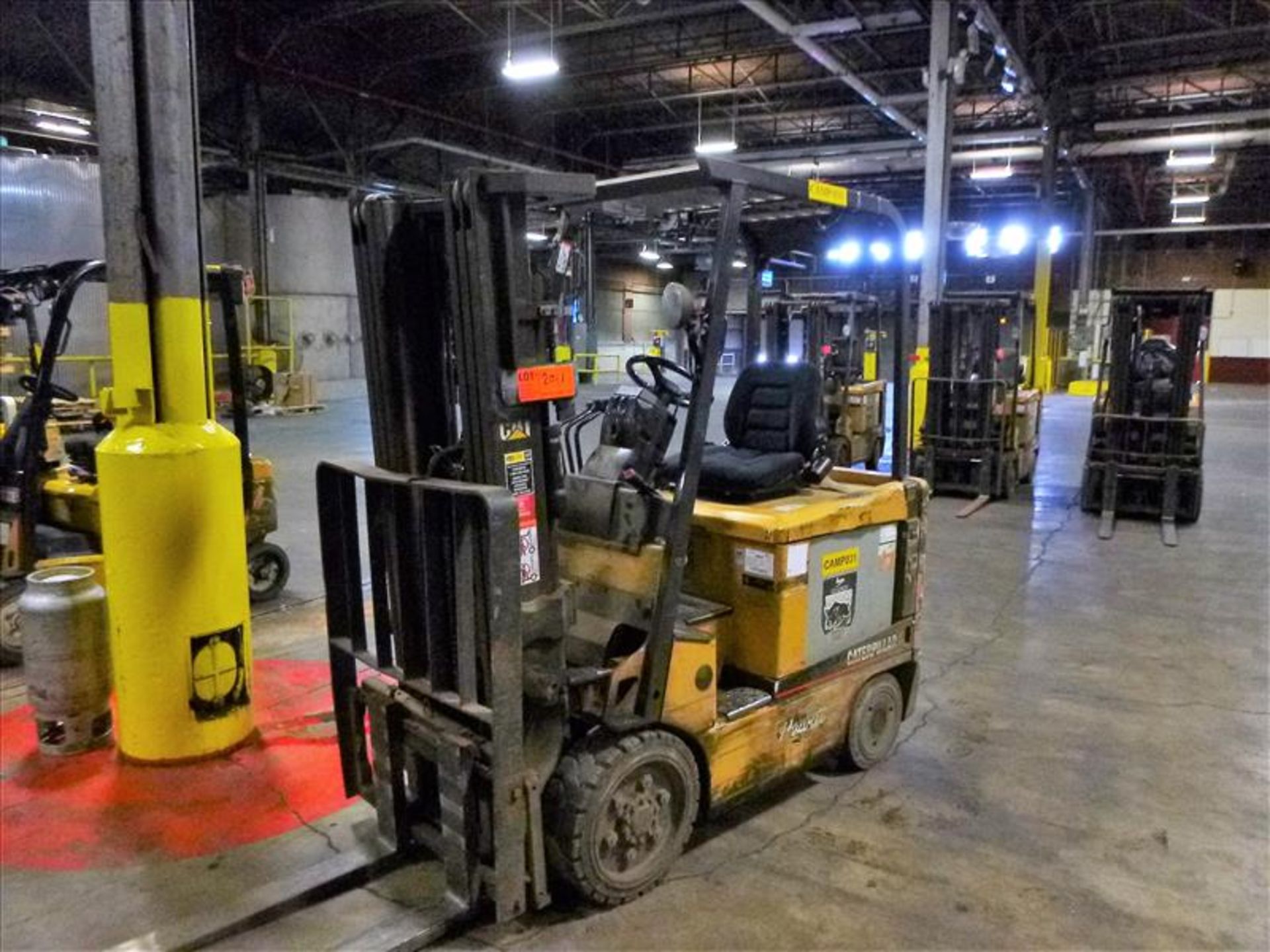 Caterpillar fork lift truck, mod. EC25K, ser. no. A3EC230476, 48V electric, 4450 lbs cap., 188 in.