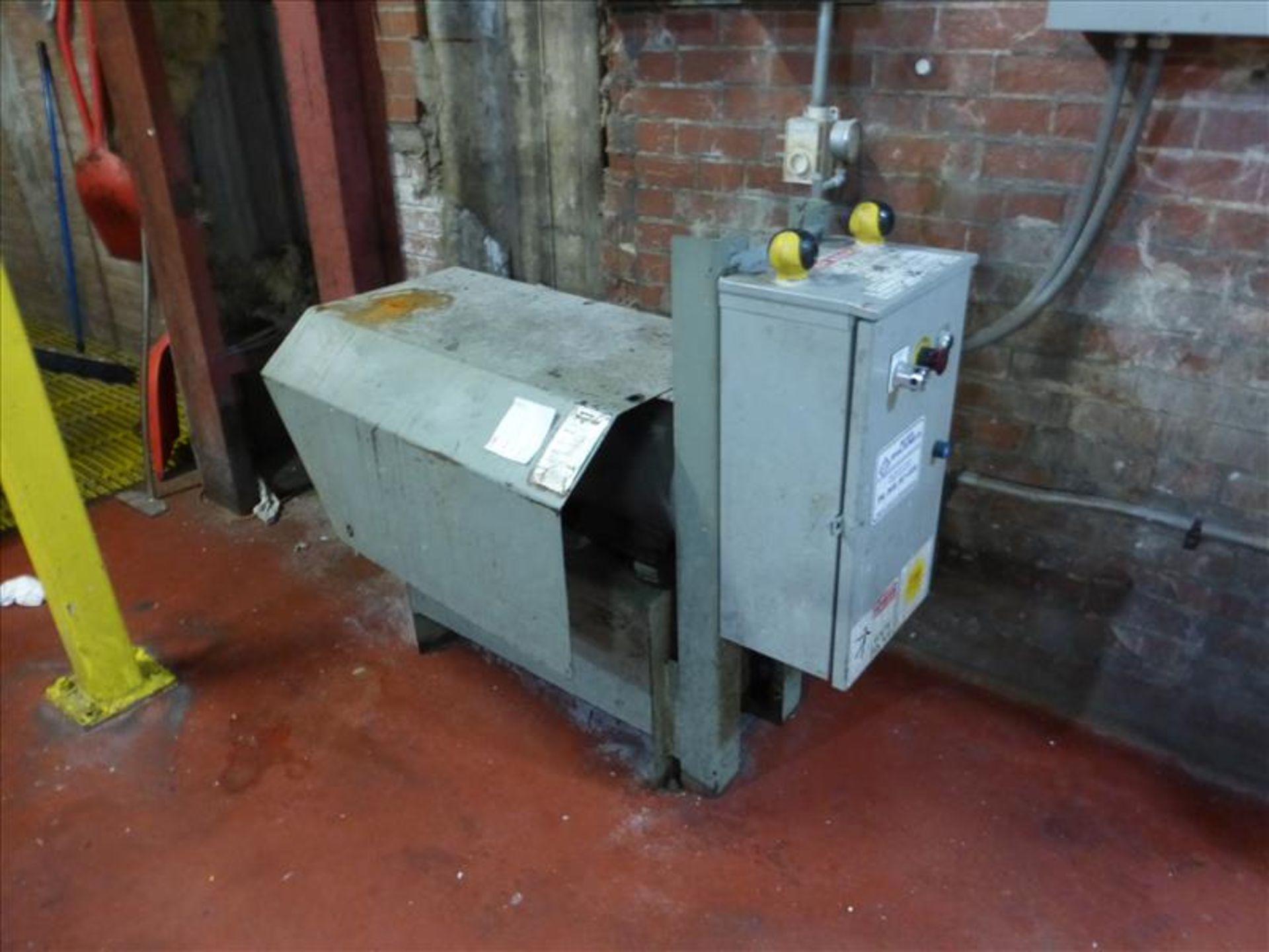 Marathon Trash Compactor mod. no. RJ250SC ser. no. 51402639 self contained unit, roll off, approx 40