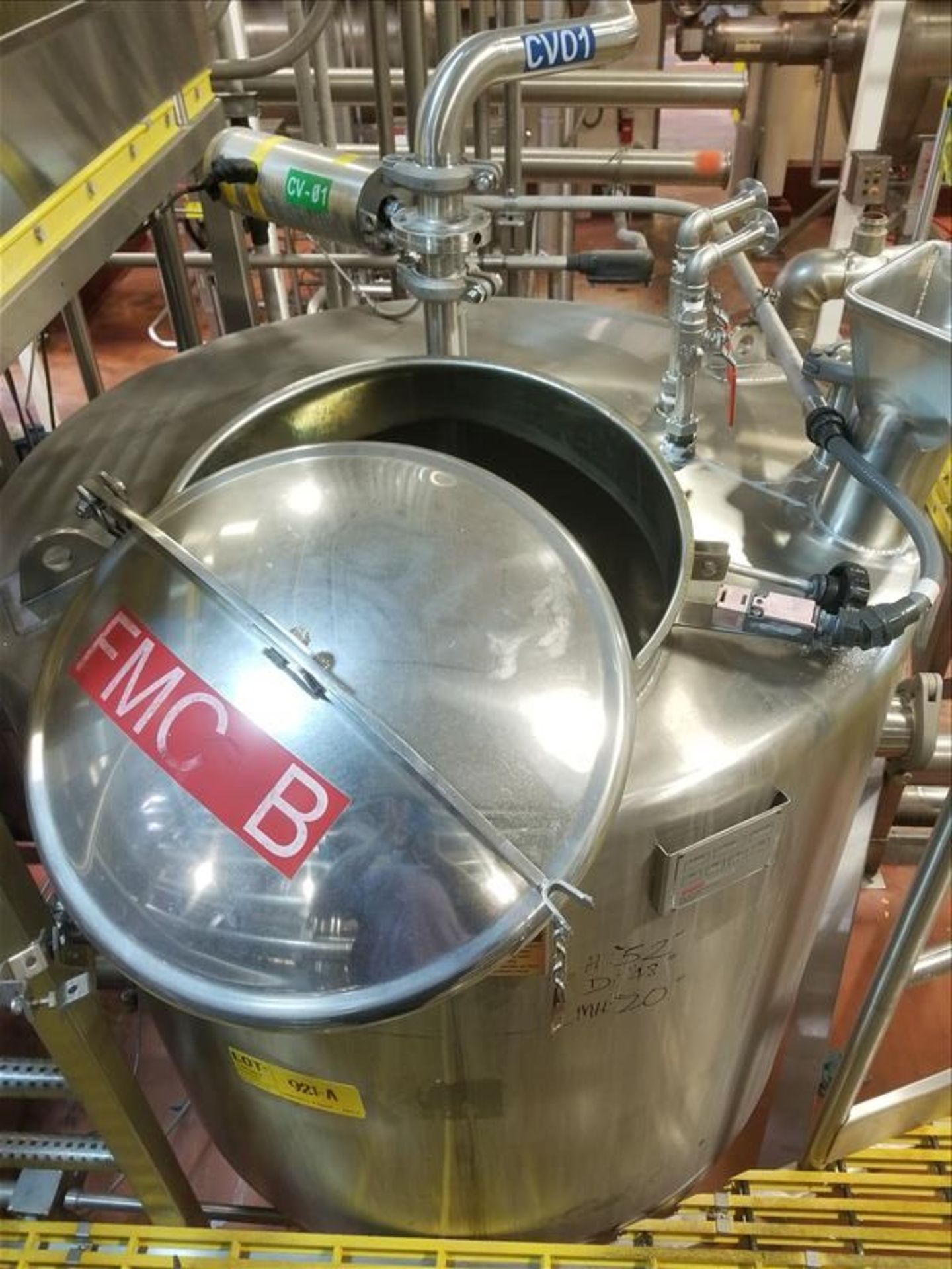 FMC sterilizer feed tank B mod. no. 3413 ser. no. 11624 approx 260 gallons, stainless,48 in. dia x - Image 2 of 5