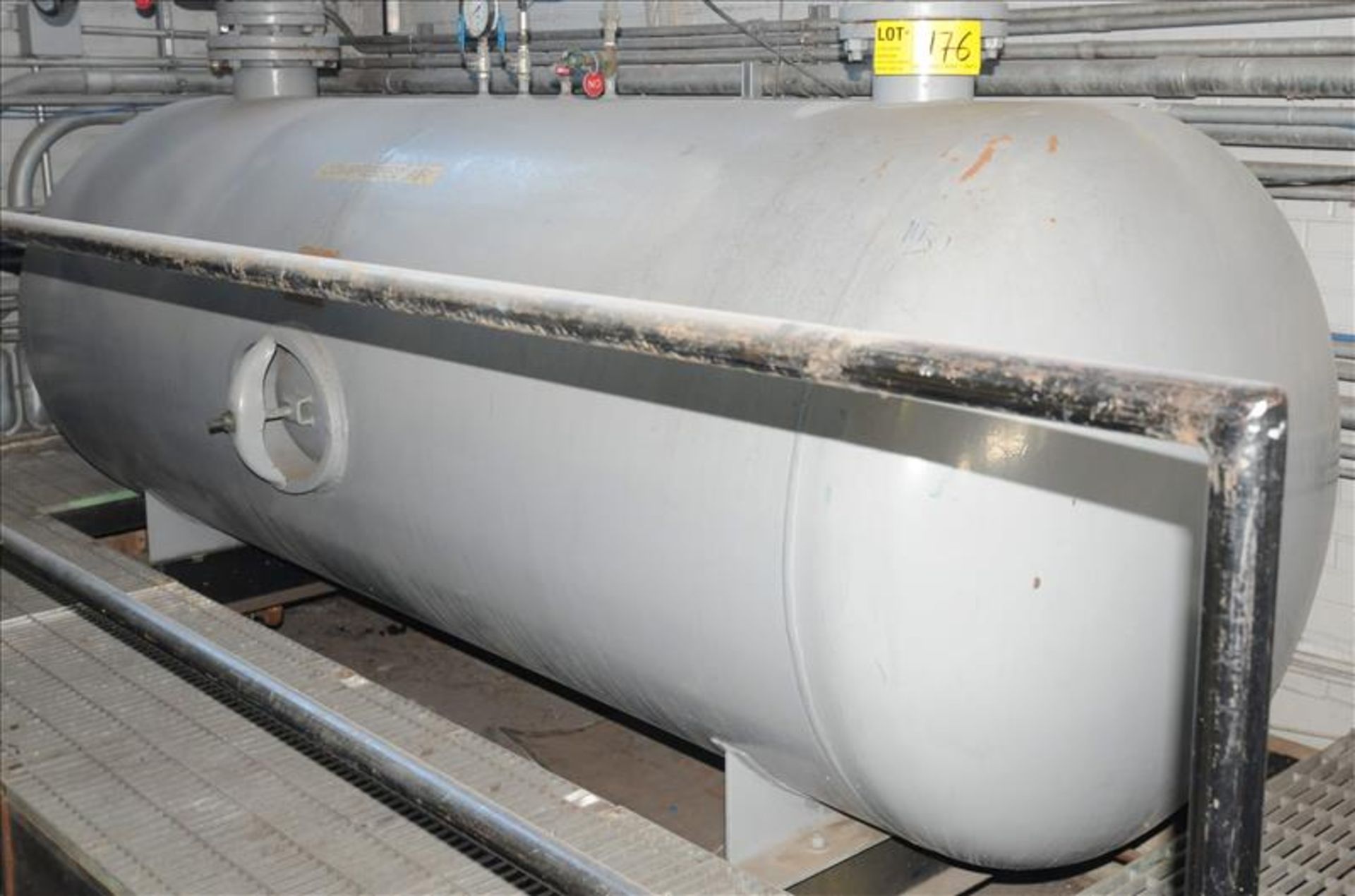 Compressed air horizontal receiving tank, MAWP @ 137psi, 550deg f, CRN - E529-123456780, SFW -