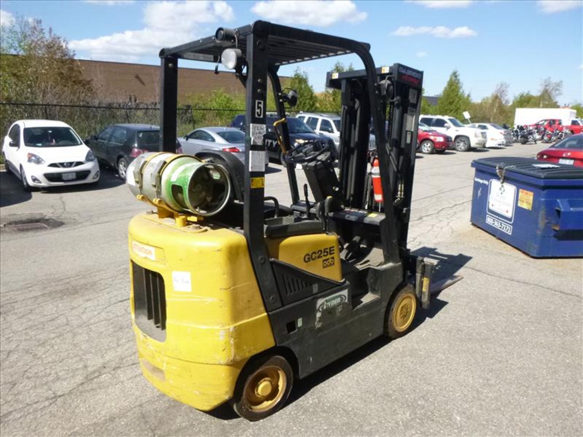 Daewoo Lift Truck, mod. GC25E-3, ser. no. CV-02826, LP, 4500 lbs. cap., 186 in./3-stage mast, side- - Image 3 of 9