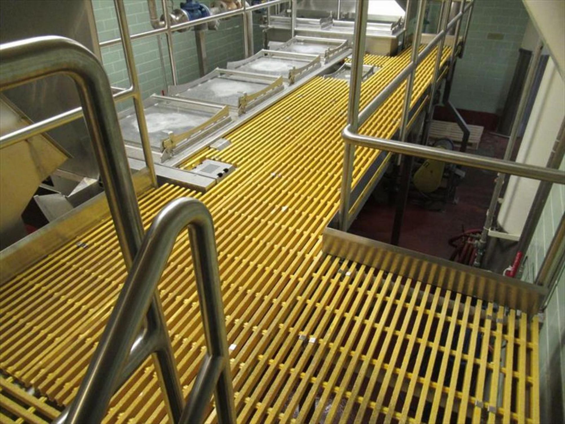 Blancher inspection platform with (2) 10 steps stairways, Hd stainless framing and safety rails, - Image 2 of 4