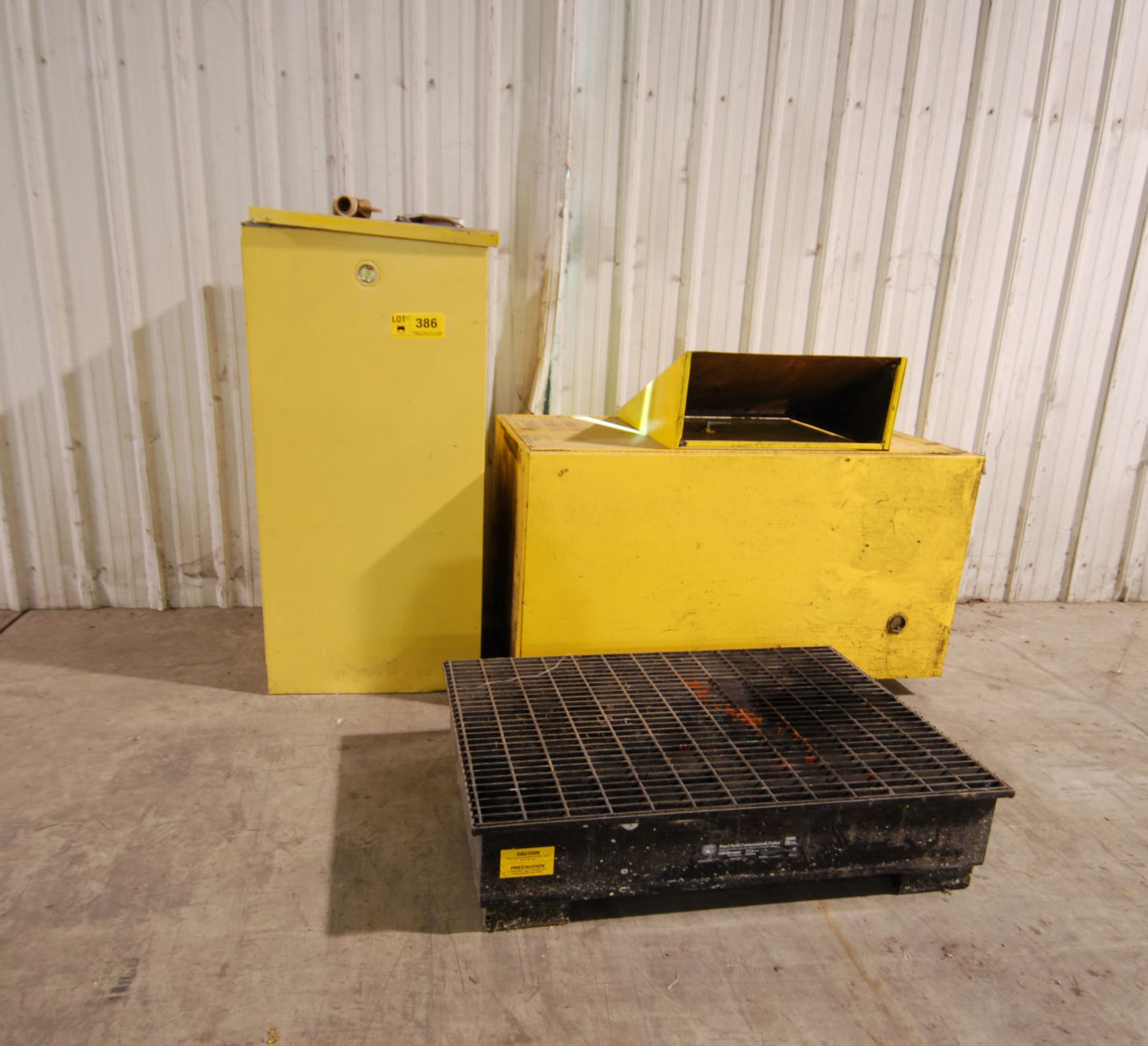 LOT/ FLAMMABLE STORAGE CABINETS AND OIL DRIP TRAY