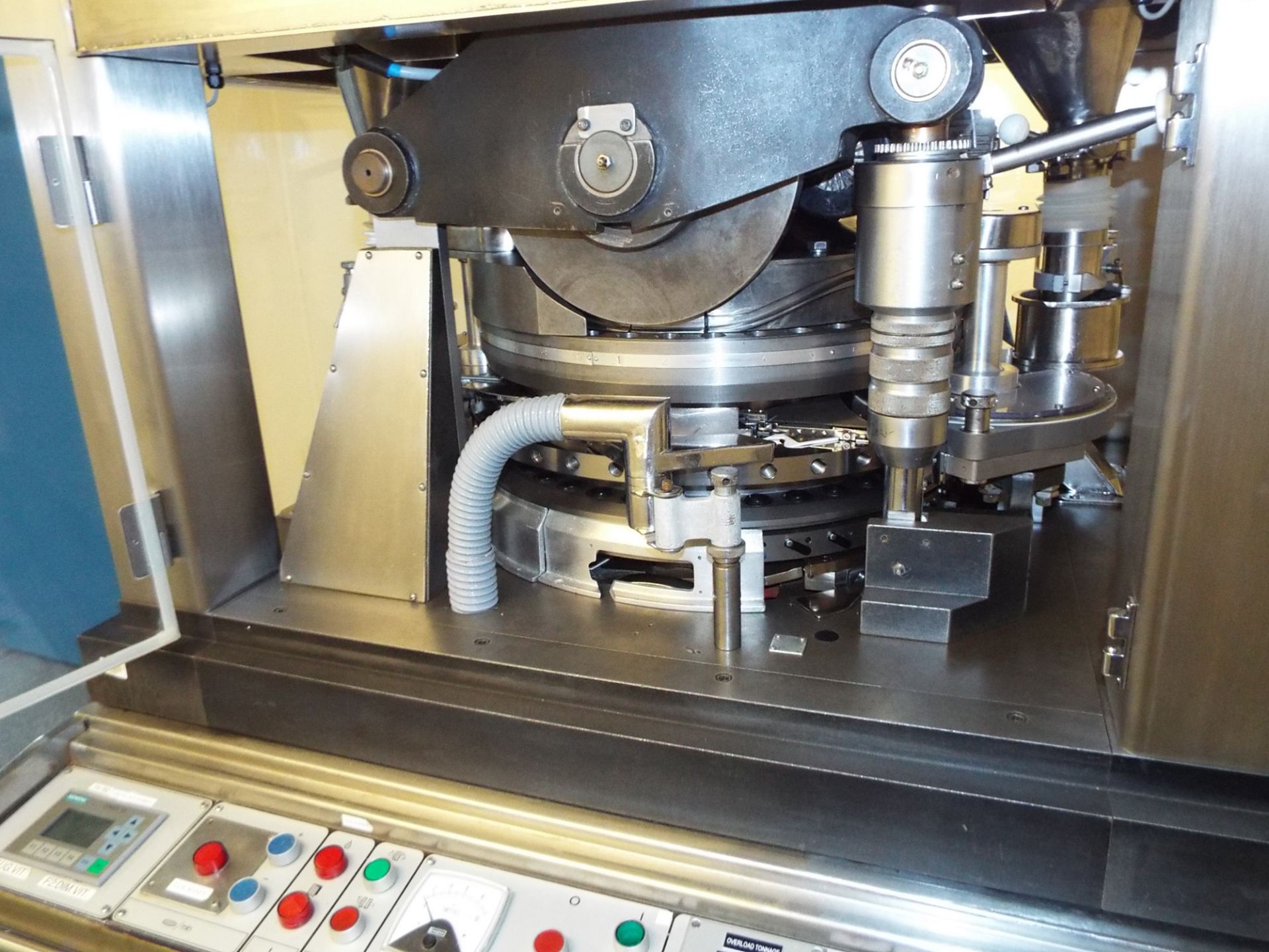 MANESTY ROTAPRESS MKII A 37 STATION AUTOMATIC TABLET PRESS WITH RETROFIT SIEMENS LOGO ITD PLC - Image 5 of 7