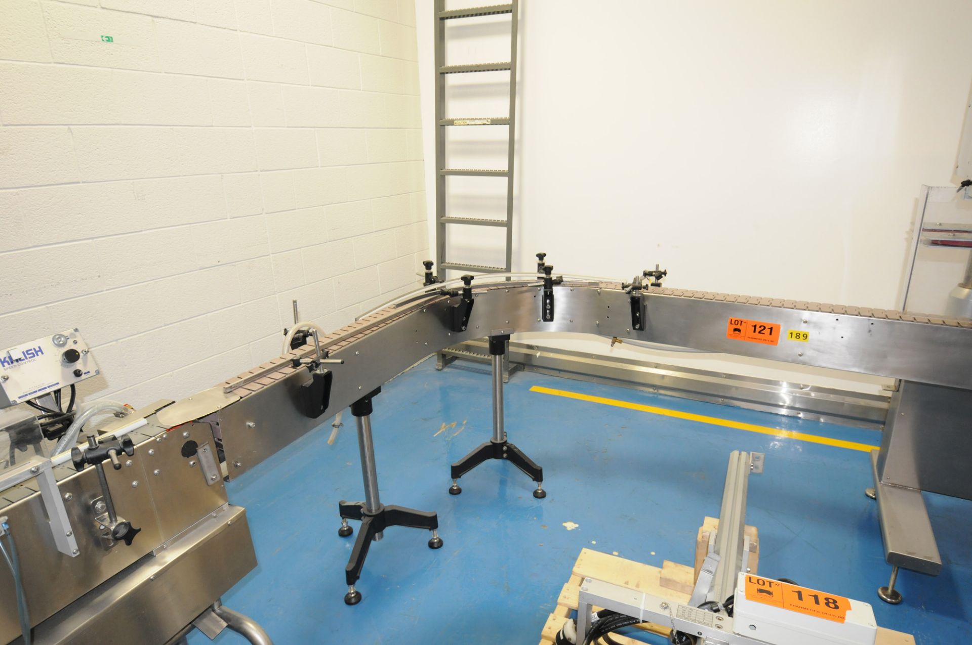 STAINLESS STEEL U-SHAPED SANITARY CONVEYOR WITH APPROX. 4" X 21', FLEX COMPOSITE BELT, VARIABLE - Image 2 of 3