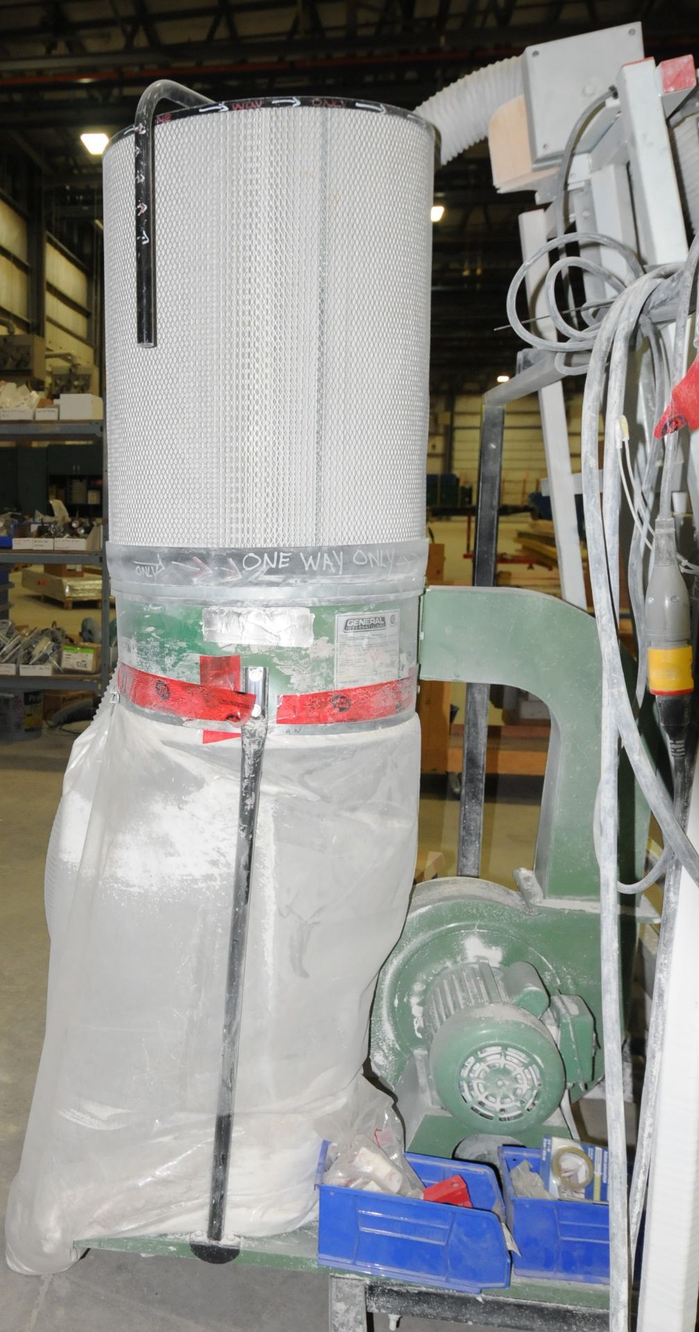 MILWAUKEE C SERIES 3.25 HP VERTICAL PANEL SAW WITH GENERAL 10-110M1 BAG TYPE DUST COLLECTOR S/N: - Image 3 of 5