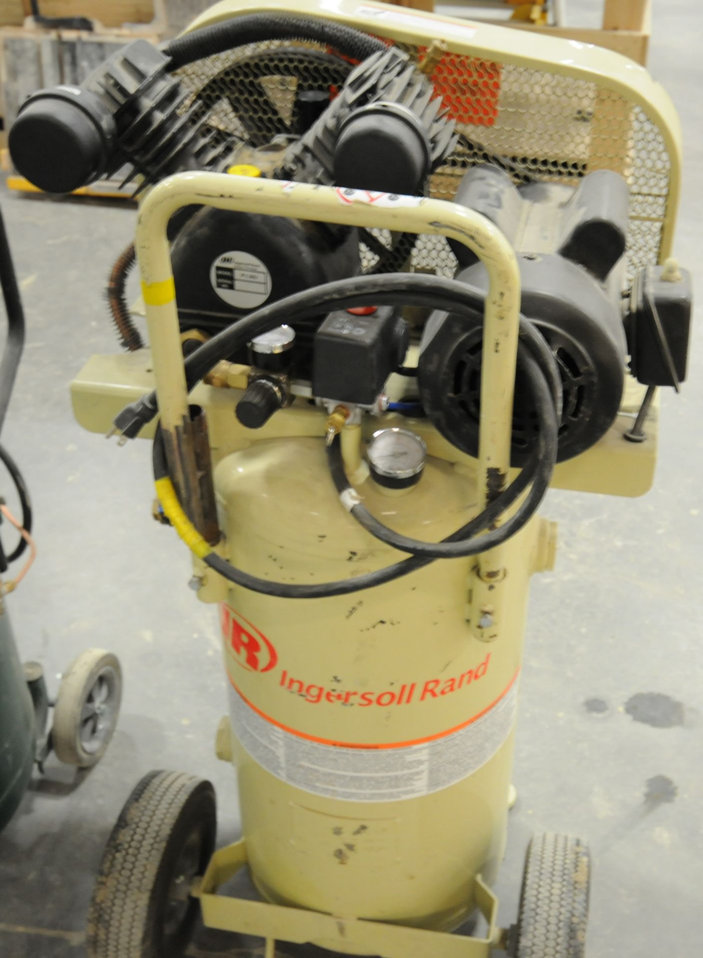 INGERSOLL RAND P1.50-A8 2HP VERTICAL AIR COMPRESSOR WITH 20 GALLON TANK, S/N: P20491T12318 - Image 2 of 3