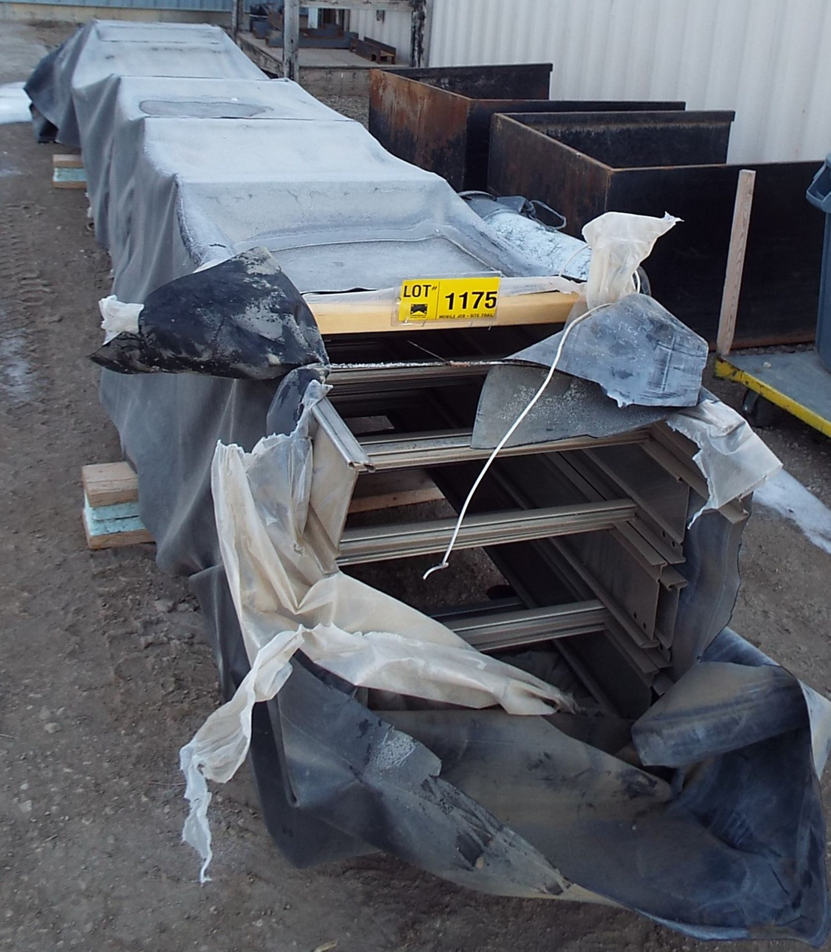 LOT/ ALUMINUM CABLE TRAYS