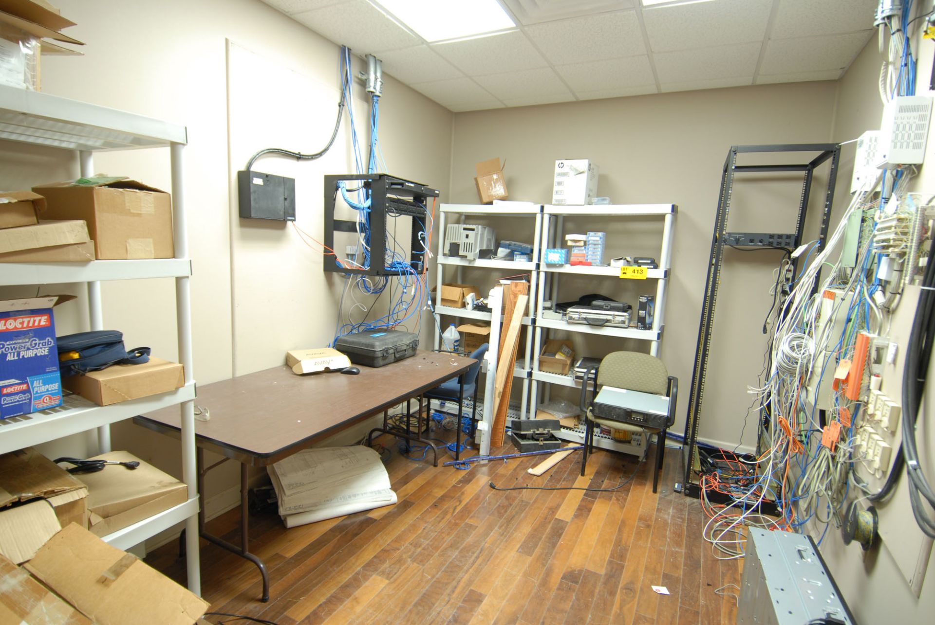 LOT/ CONTENTS OF SERVER ROOM CONSISTING OF SERVER RACK AND SHELFS WITH CONTENTS