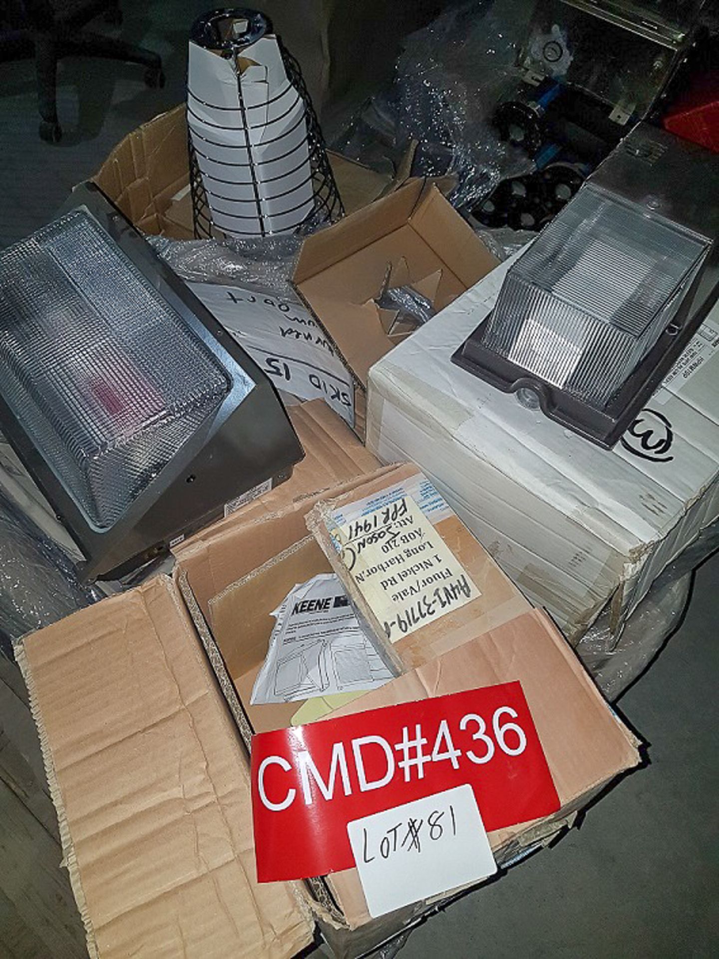 LOT/ SURPLUS EQUIPMENT - 400 WATT METAL HALIDE PULSE START, TEMPORARY LIGHTING FIXTURE AND KEENE 300