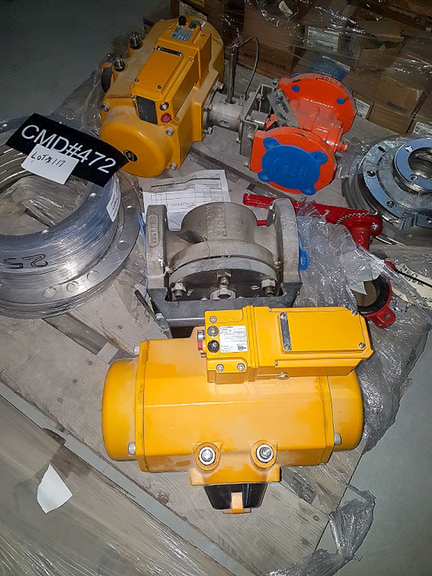 LOT/ (2) POWER ACTUATED VALVES, FILLER RINGS 304SS AND STEEL GASKET