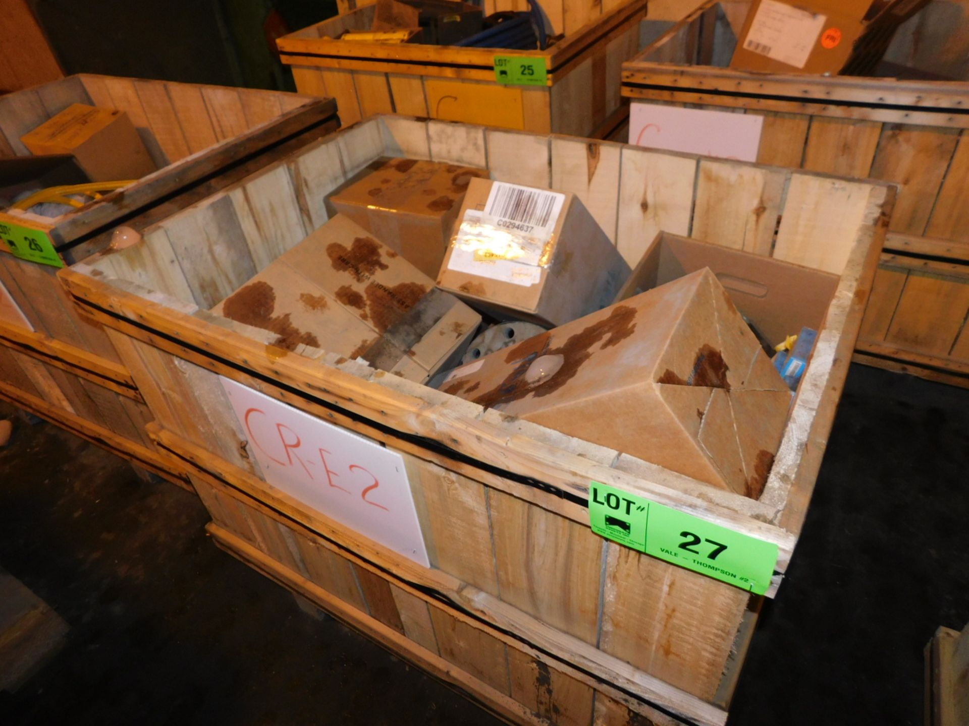 LOT/ CONTENTS OF CRATE INCLUDING FASTENING HARDWARE (CR-E2)