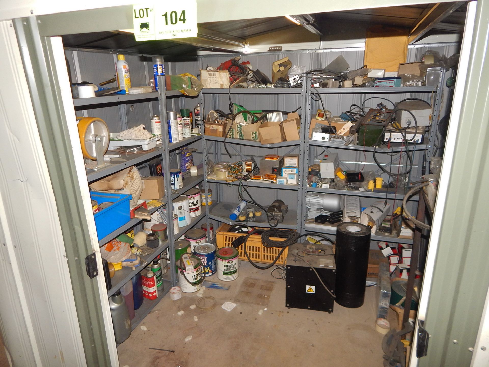LOT/ STORAGE SHED WITH CONTENTS - Image 2 of 2