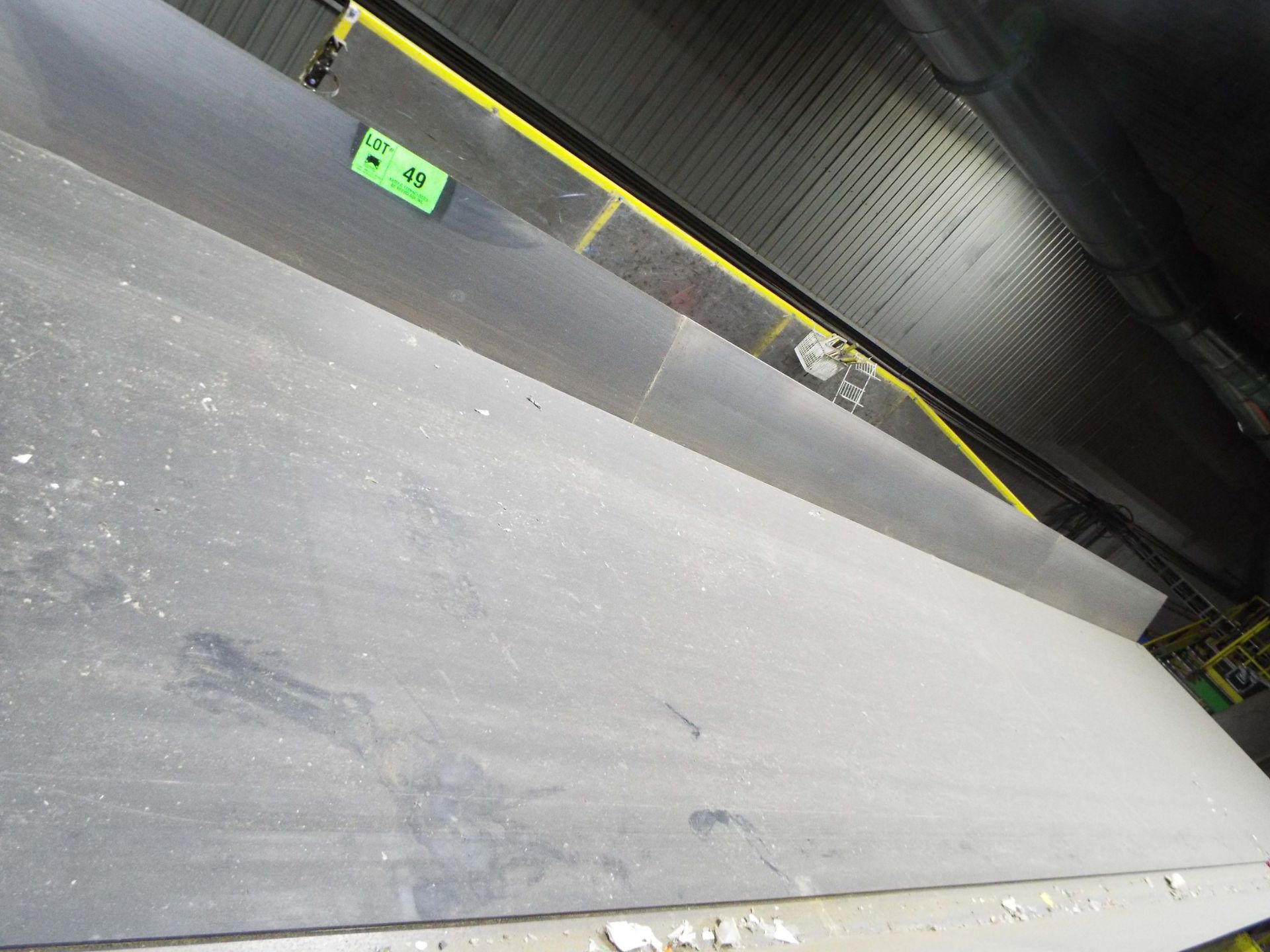 JECC APPROX. 35' X 5' HORIZONTAL RUBBER-BELT MOTORIZED CONVEYOR. S/N: N/A - Image 2 of 2