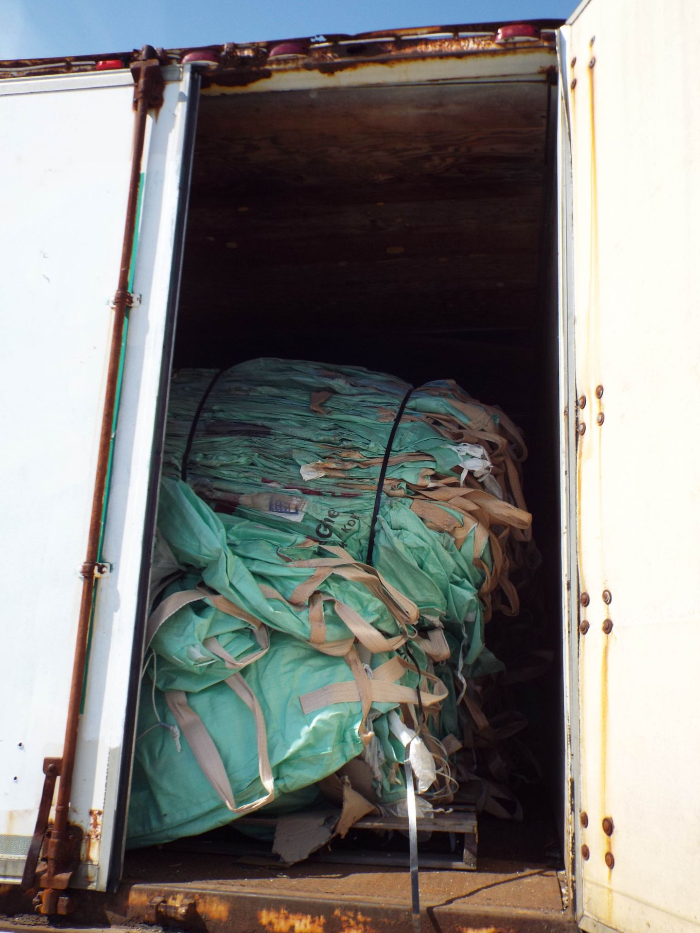 STORAGE TRAILER WITH STORAGE BAGS (NOT REGISTERED) - Image 2 of 2