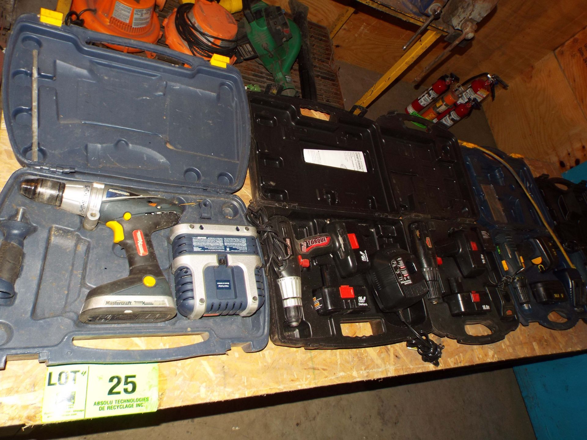 (LOT) ASSORTED CORDLESS DRILLS