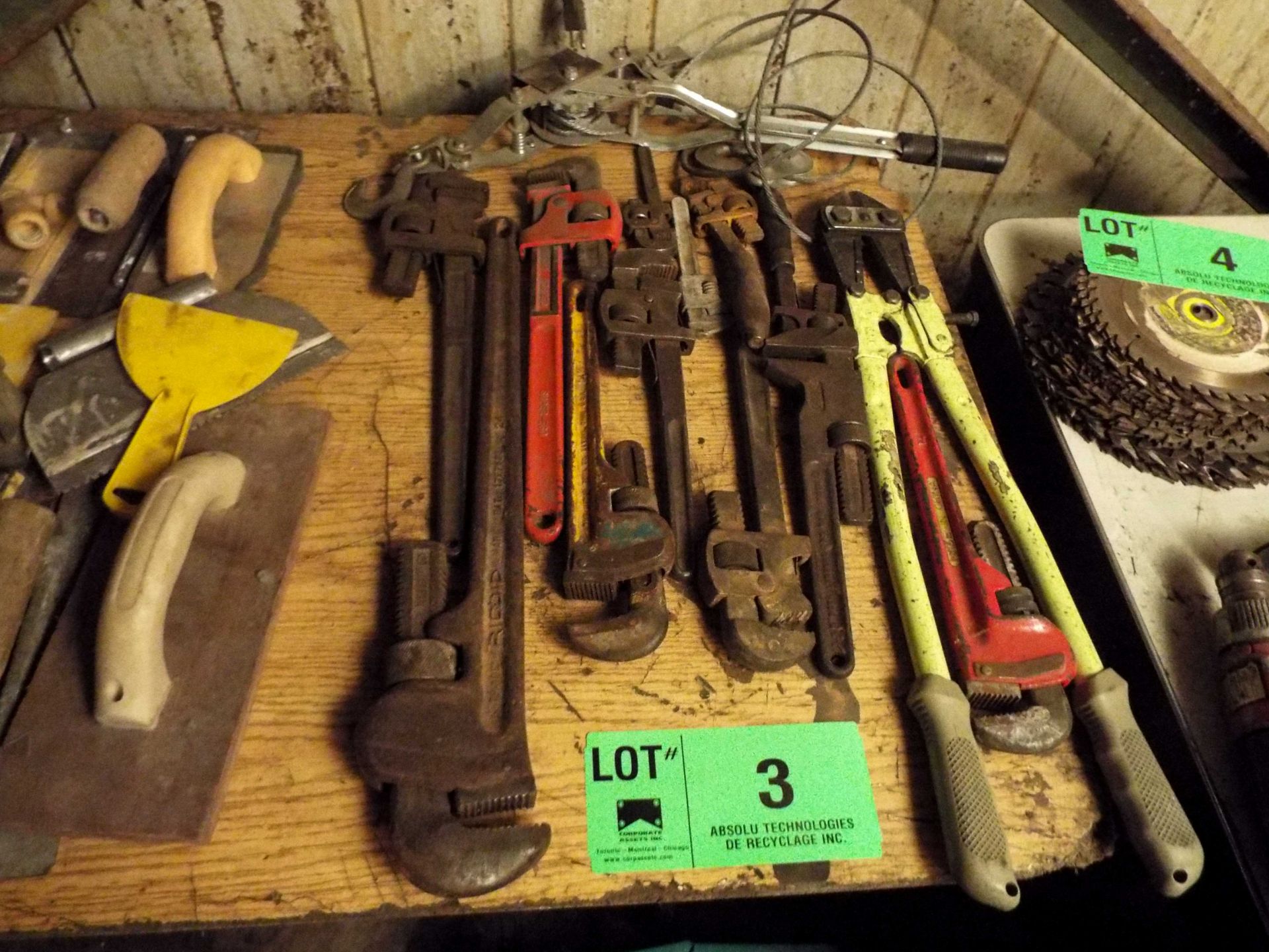 (LOT) ASSORTED PIPE WRENCHES & BOLT CUTTERS