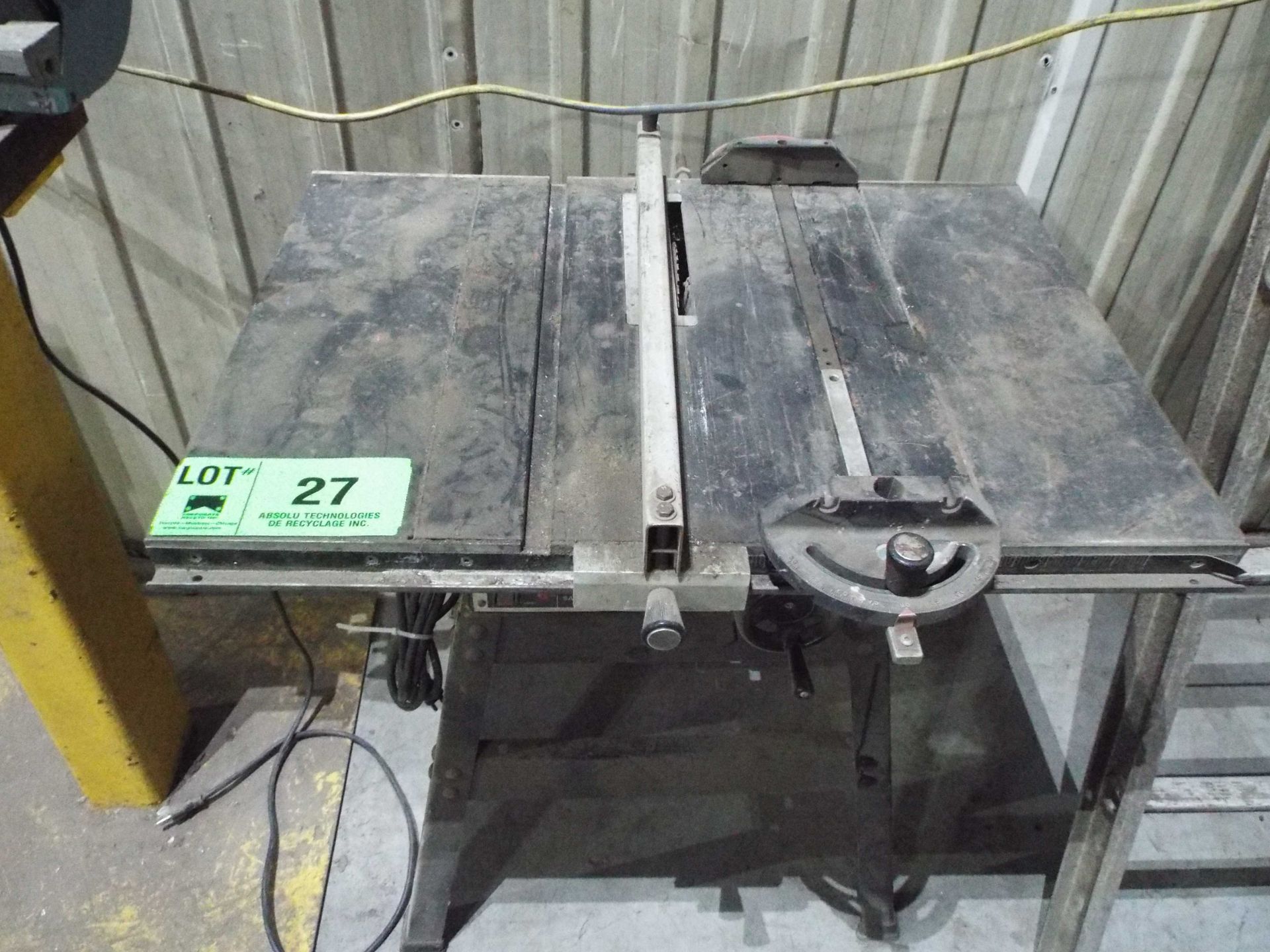 ROCKWELL 9" TABLE SAW S/N: 6557