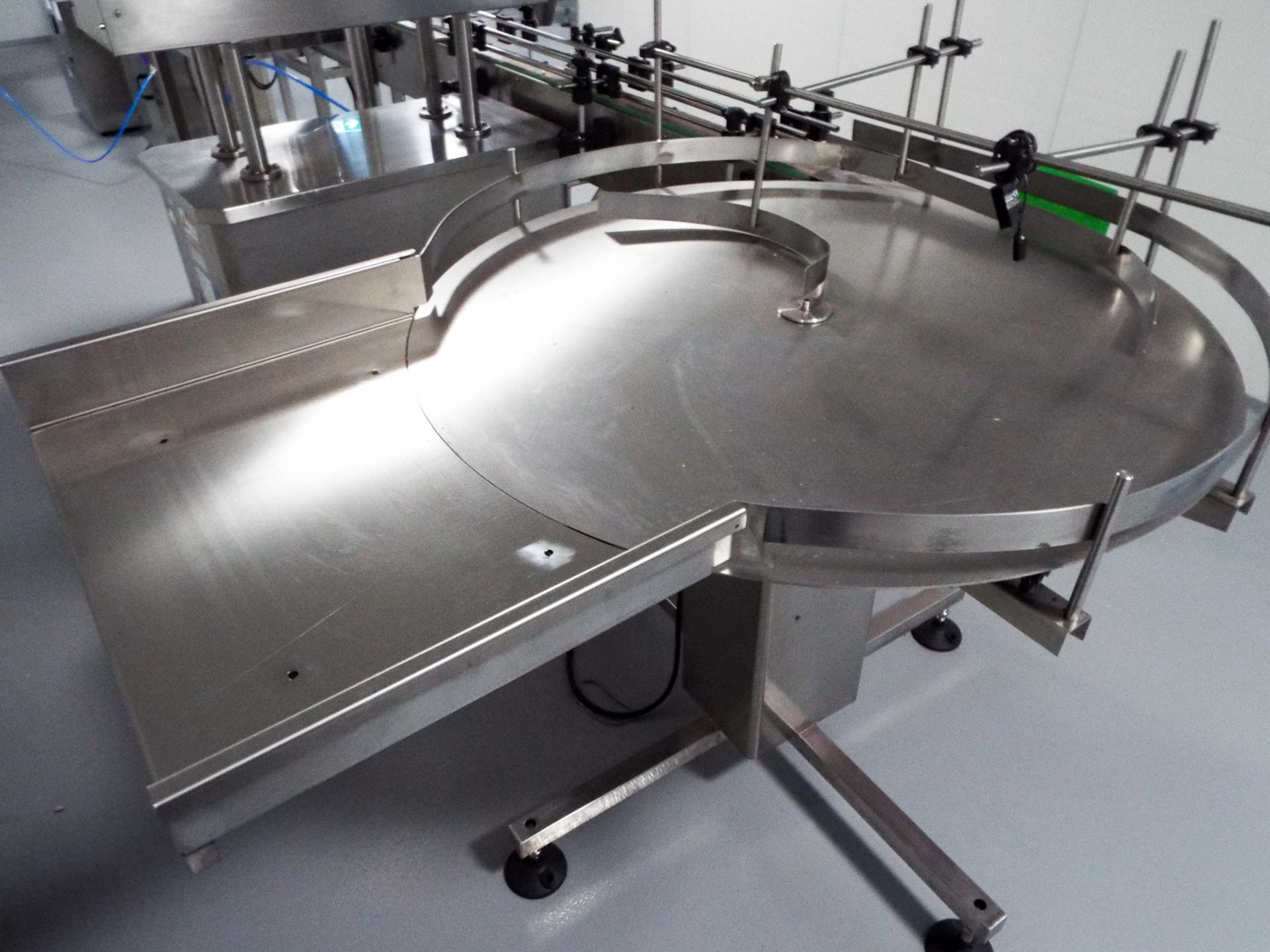 SHAOFENG 40" DIA. STAINLESS STEEL VIBRATORY SORTING TABLE S/N: 20181008-5 (CI) - Image 2 of 2