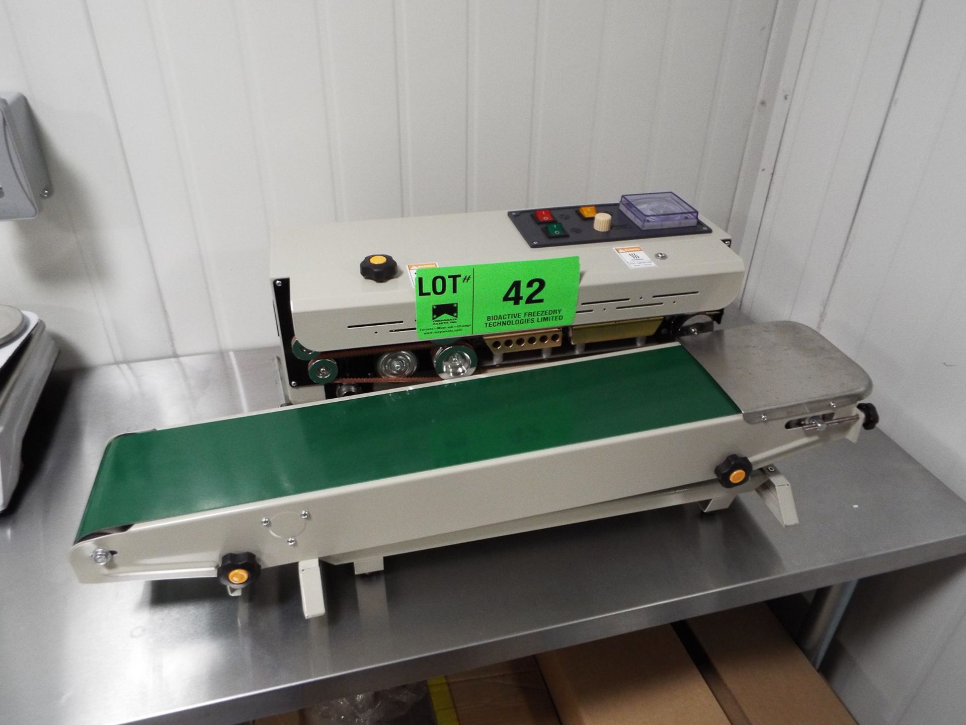 FR-900 BENCH-TYPE CONTINUOUS BAND SEALER