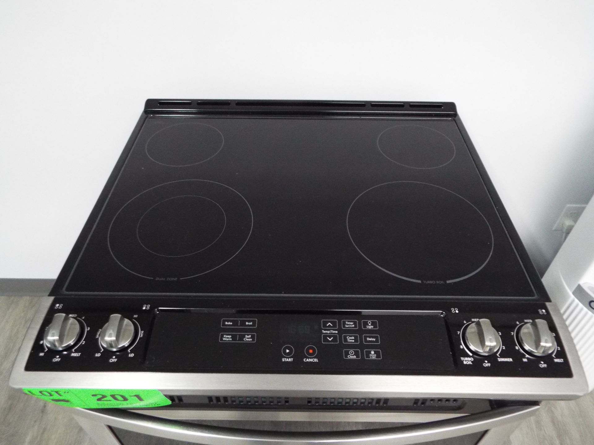 KENMORE STAINLESS STEEL OVEN WITH GLASS COOKTOP STOVE - Image 2 of 3