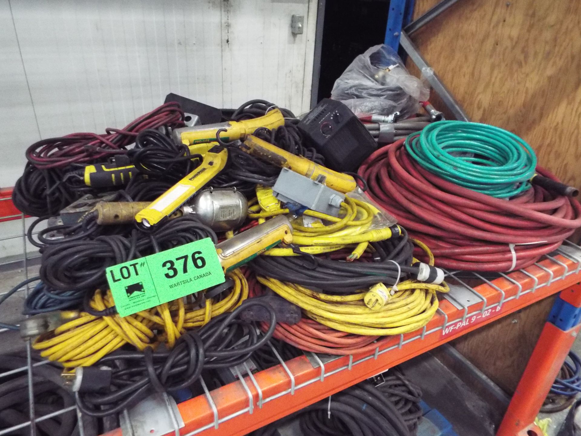 LOT/ EXTENSION CORDS, TROUBLE LIGHTS AND AIR HOSE