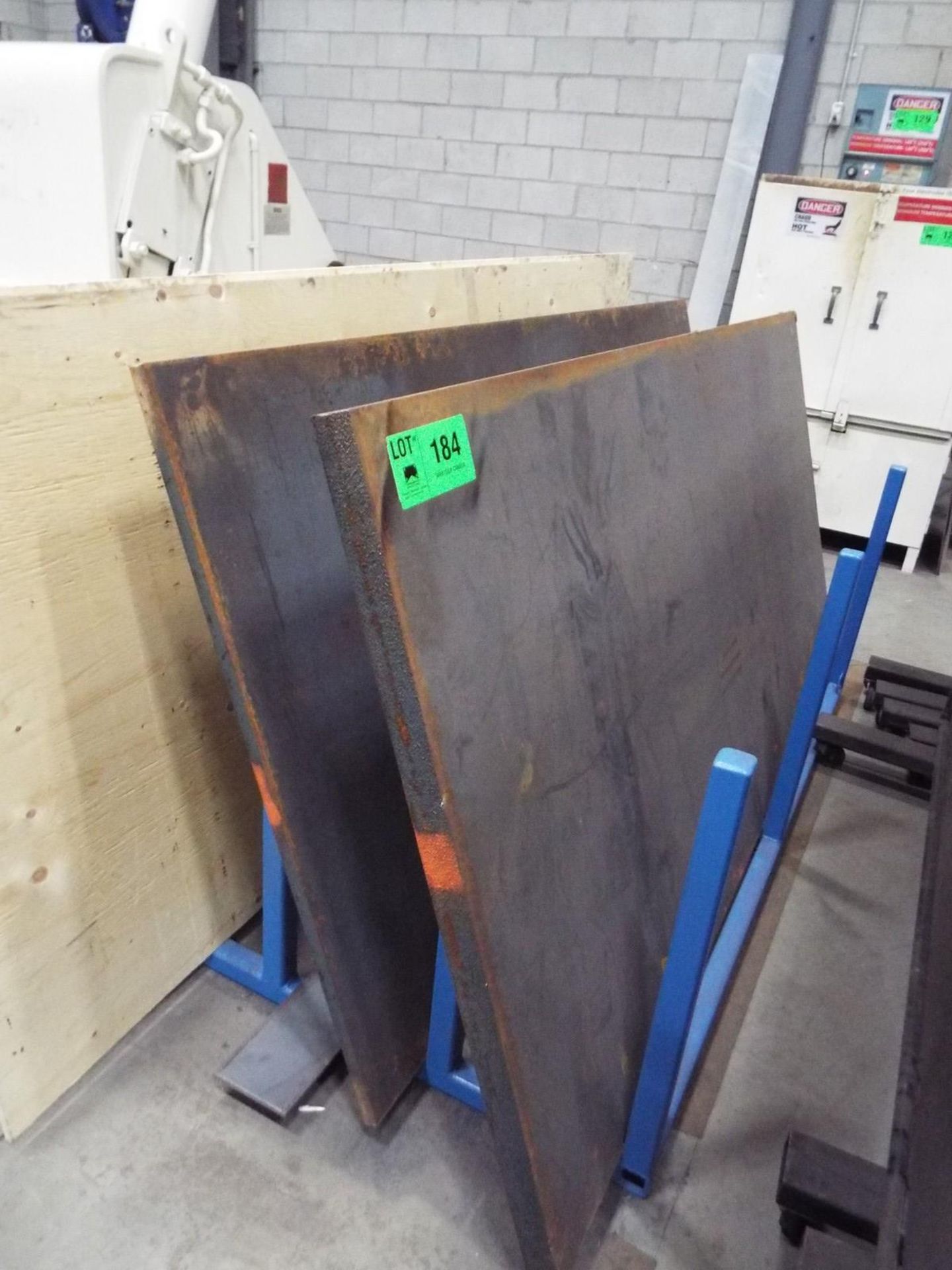 LOT/ STEEL PLATE WITH RACK (CI)