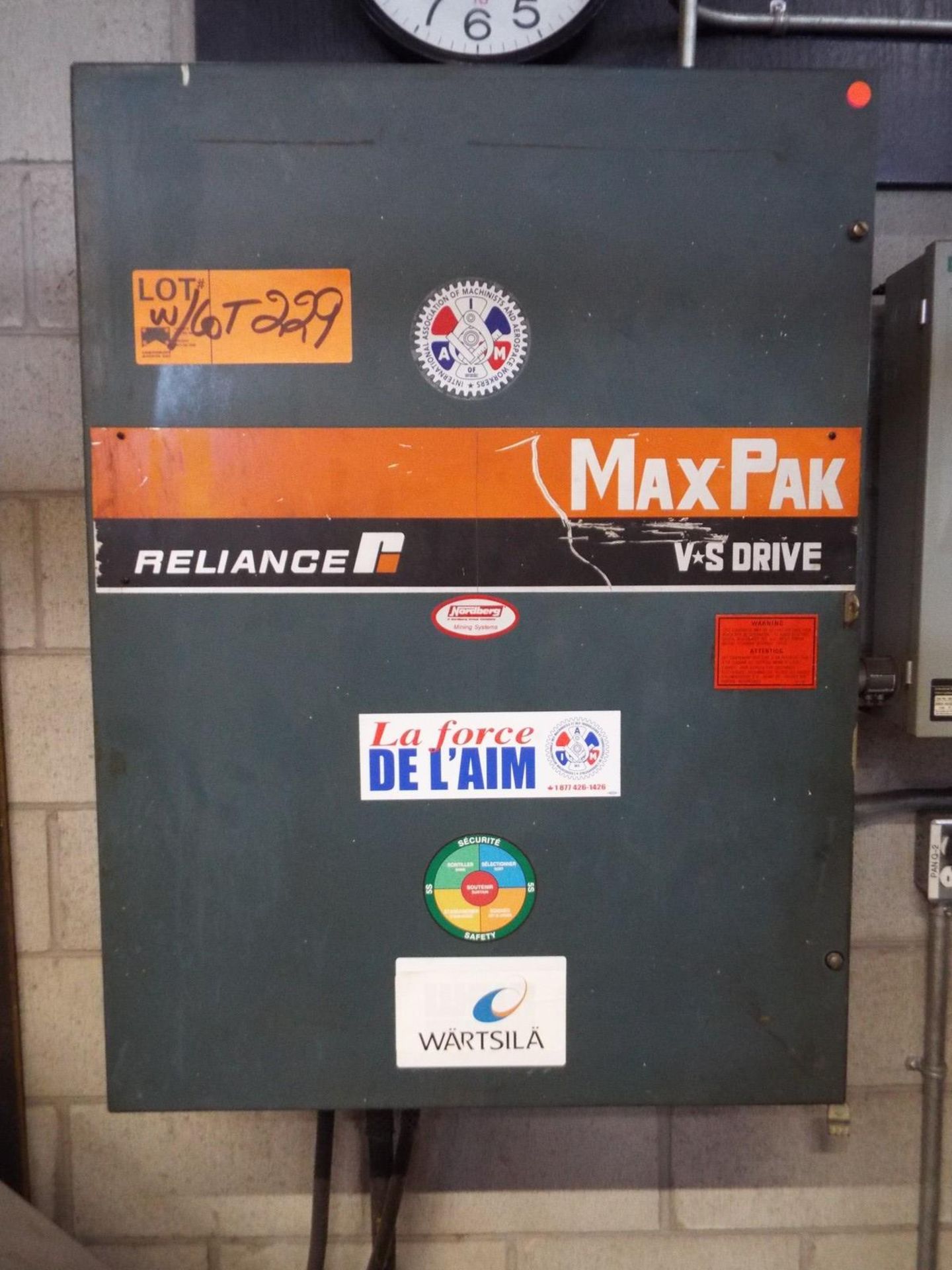 IRD MECHANALYSIS 5 X 10 DIGITAL BALANCING SYSTEM WITH 25HP MOTOR AND RELIANCE MAXPACK VSD, S/N N/ - Image 7 of 7