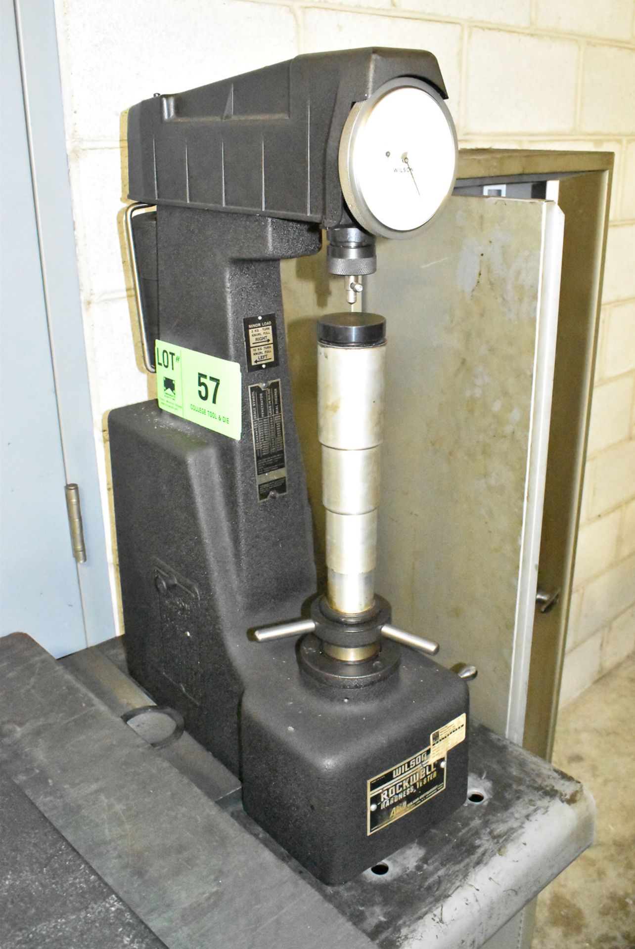 WILSON 4TT RB BENCH TYPE ROCKWELL HARDNESS TESTER WITH STAND AND STANDARDS, S/N 1931