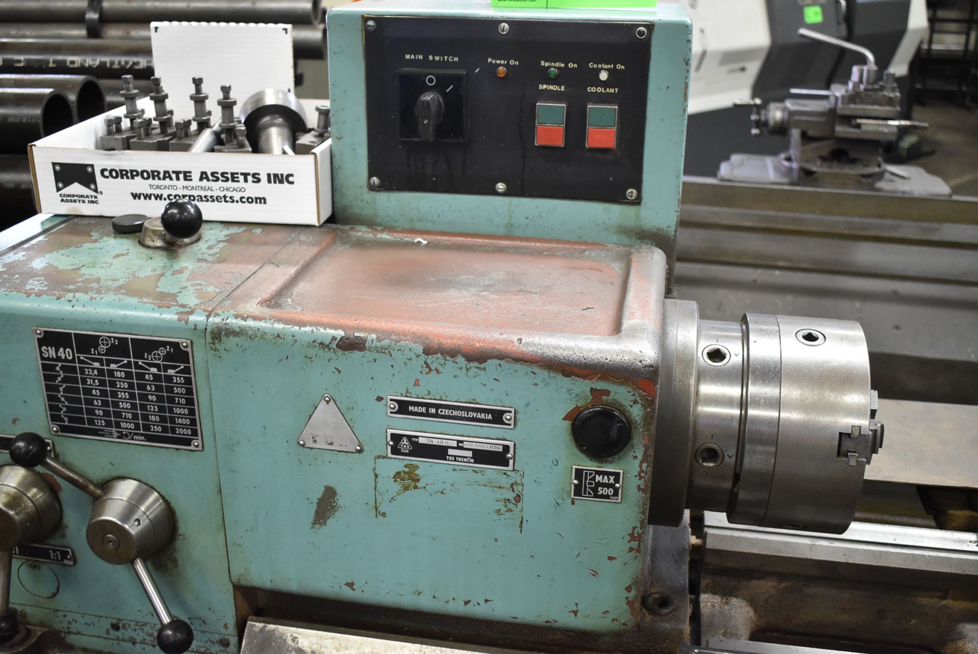 TOS SN40 GAP BED ENGINE LATHE WITH 16" SWING OVER BED, 23" SWING IN THE GAP, 78.74" BETWEEN CENTERS, - Image 3 of 6