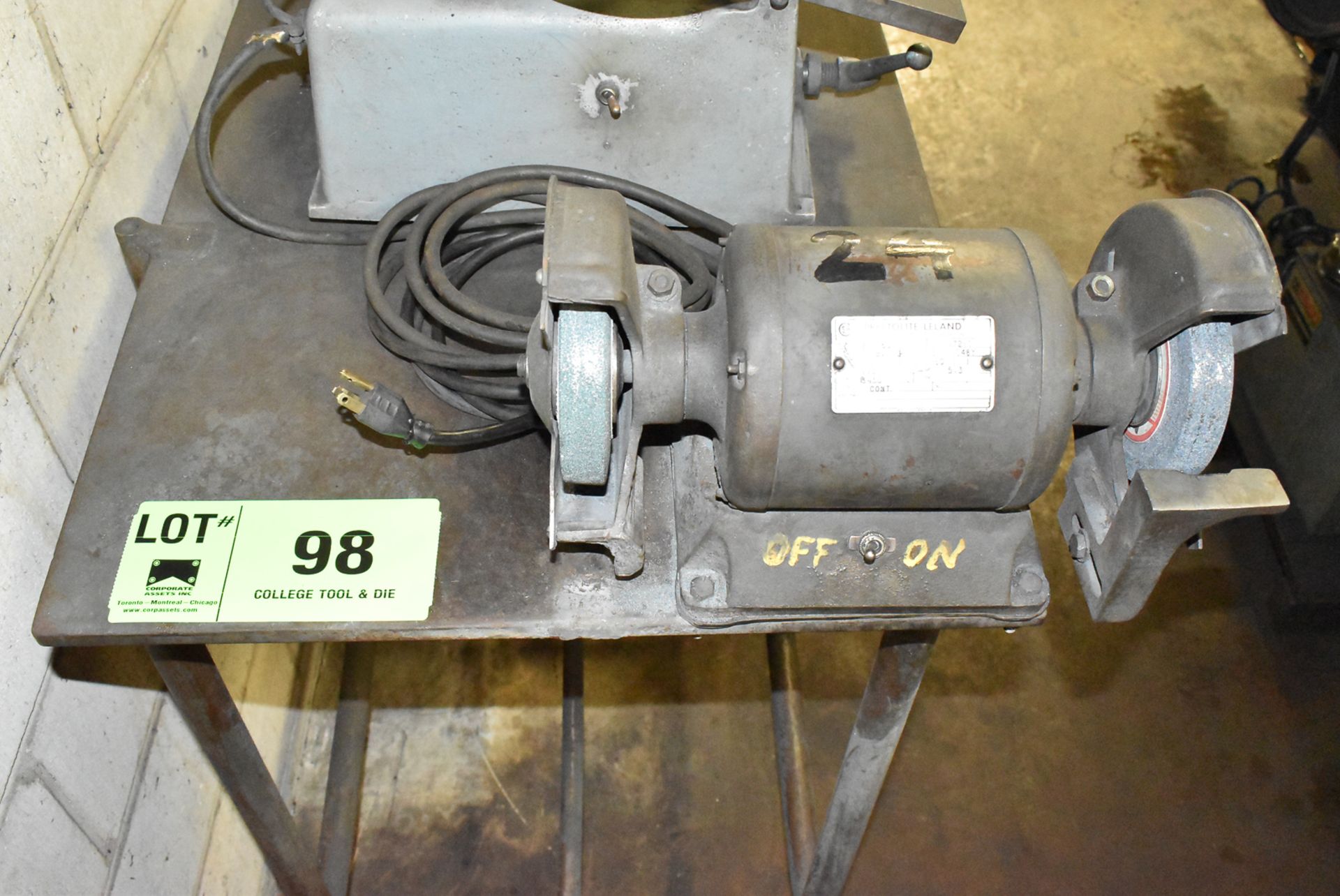 DOUBLE END BENCH GRINDER WITH TABLE