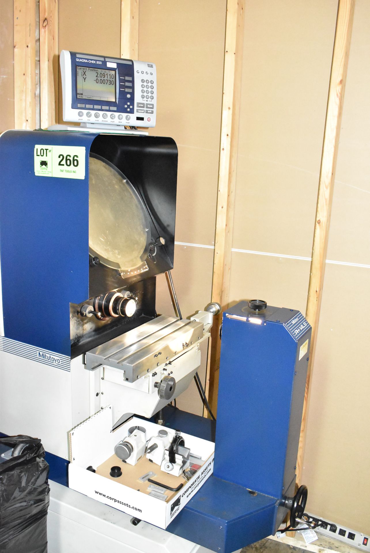 MITUTOYO PH-14LS OPTICAL COMPARATOR WITH 14" SCREEN, MITUTOYO QUADRACHECK 200 2-AXIS SMART DRO,