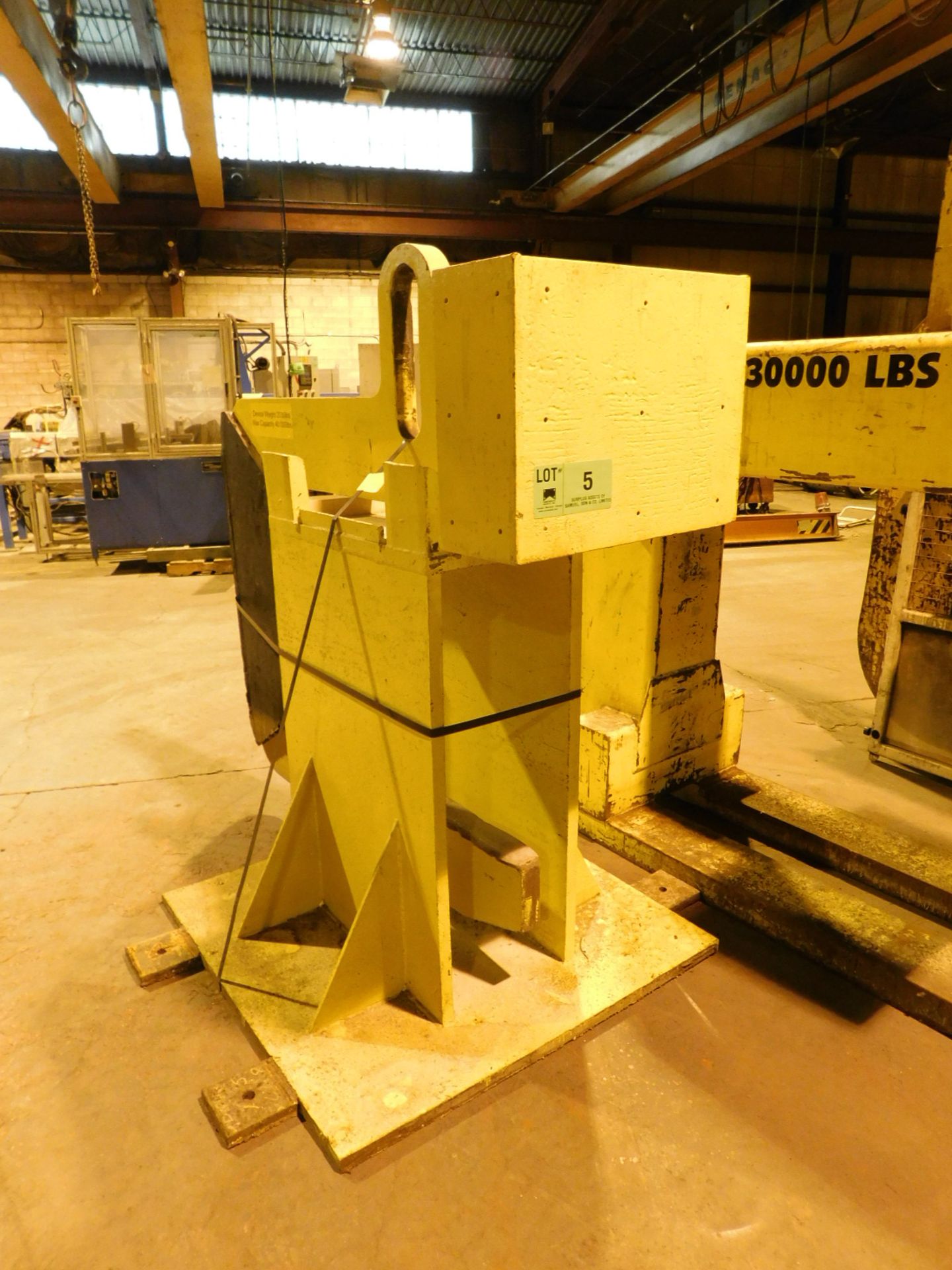 40,000LB CAPACITY 'C' HOOK WITH STAND (BUILDING 1)
