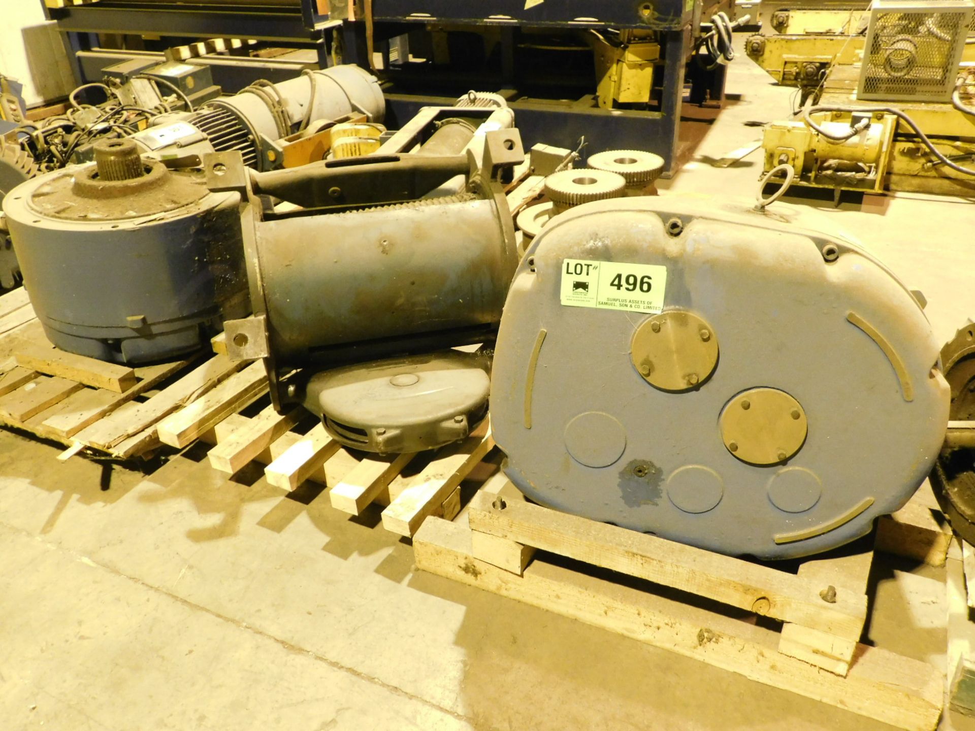 LOT/ CRANE PARTS INCLUDING GEARBOXES, DRUMS, GEARS & WHEELS (BLDG 1)