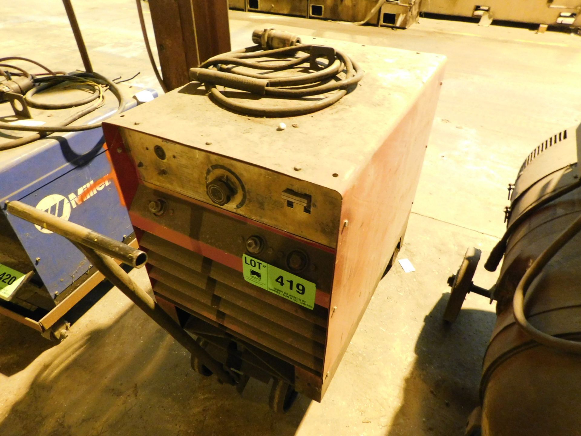 AIRCO 300 AMP ARC WELDER (BLDG 1)