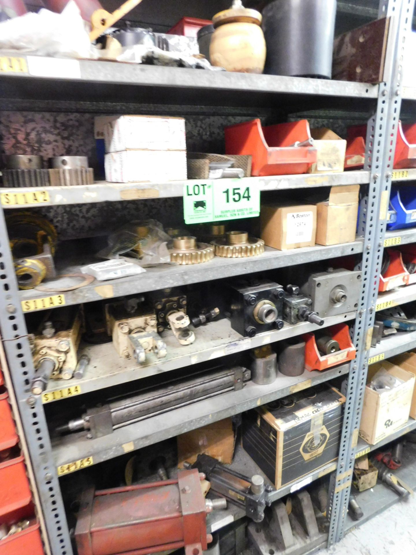 LOT/ CONTENTS OF SHELF UNIT WITH PNEUMATIC CYLINDERS