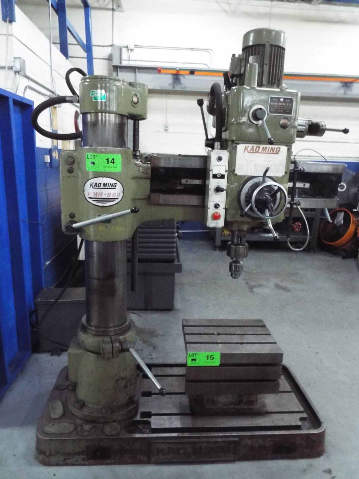 KAO MING KMR-980 4' RADIAL ARM DRILL WITH 43.5" COLUMN, SPEEDS TO 1524 RPM, S/N: 1370 (CI)